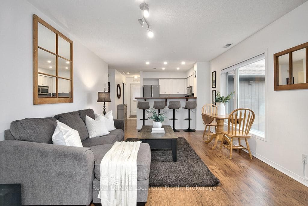 330 Mariners Way photo 13