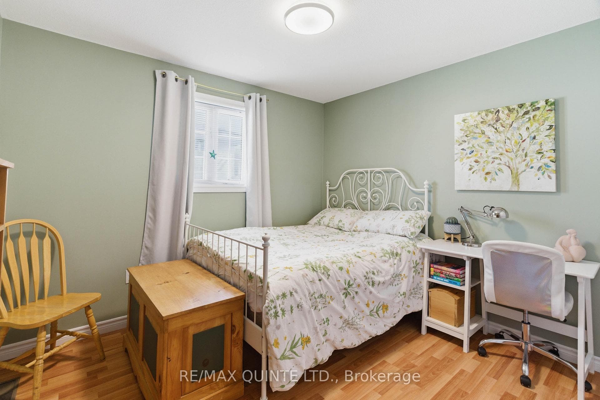 99 McKenzie Street photo 23