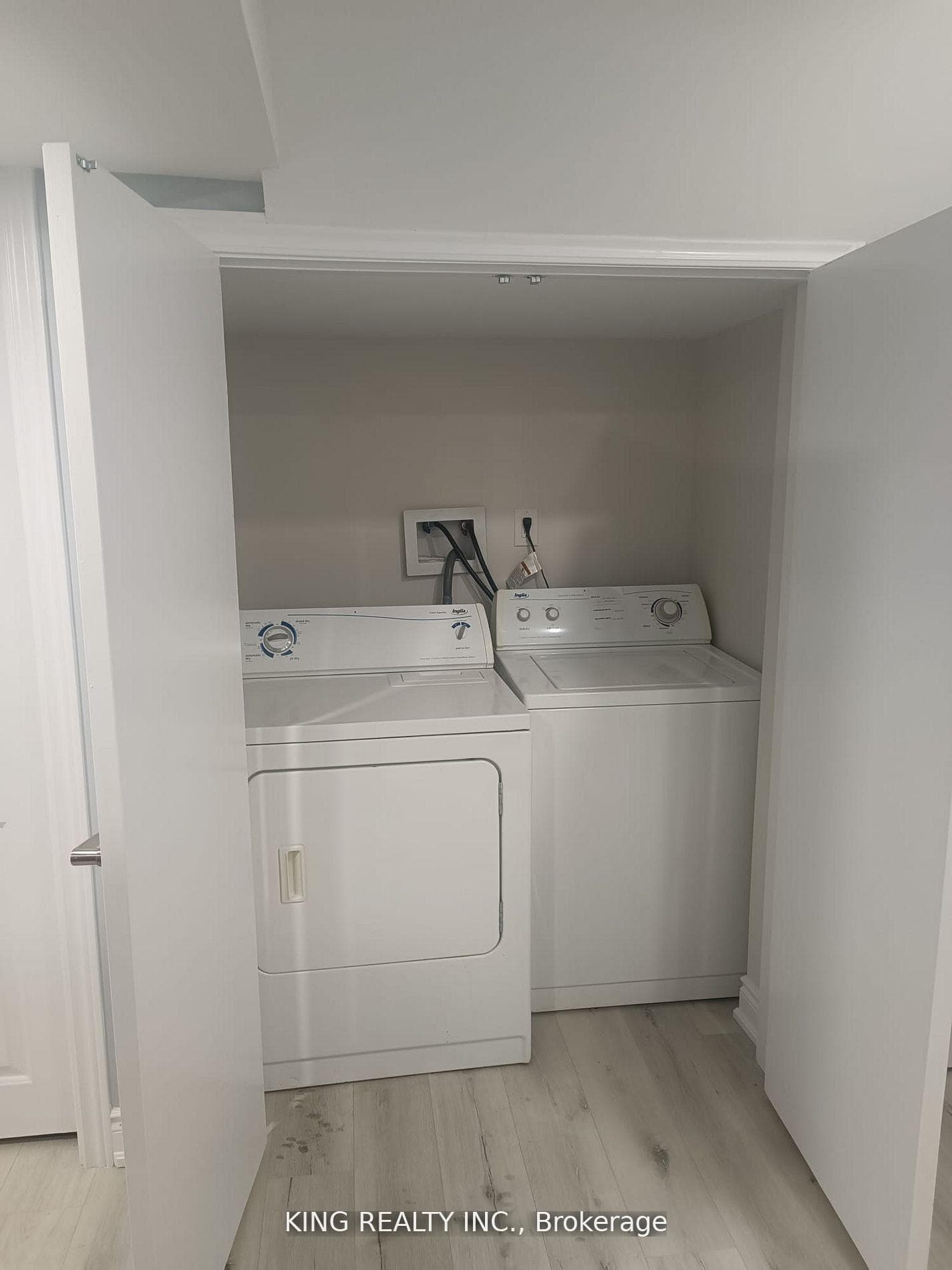 46 Lilly Crescent photo 16