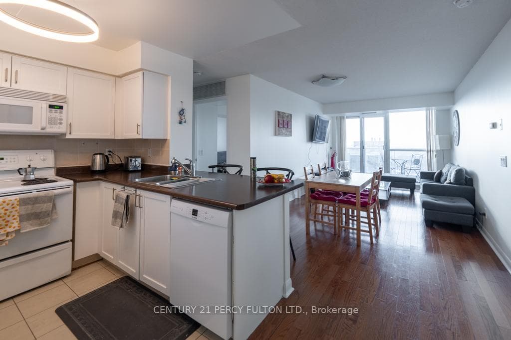4968 Yonge Street Unit 3203 photo 3