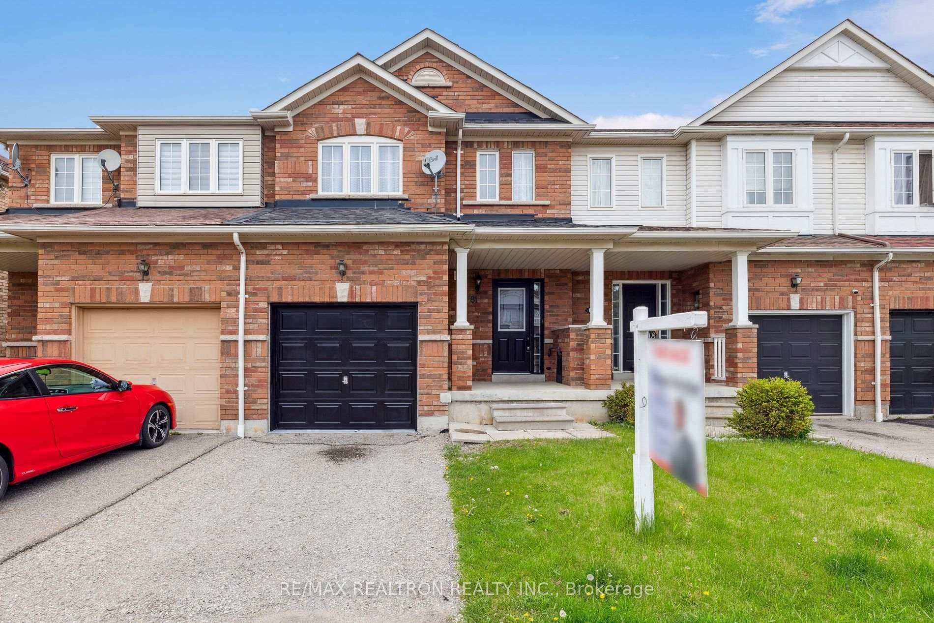 81 Presley Crescent photo 2