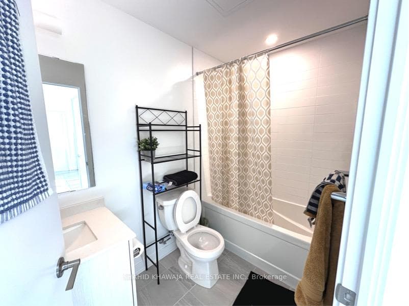 1440 Clarriage Court Unit 403 photo 13