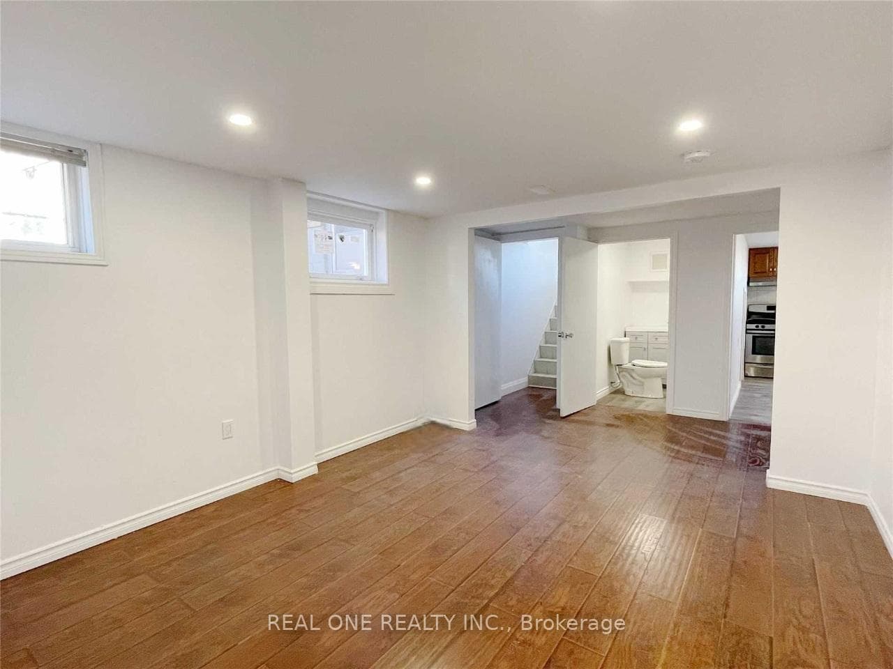 36 Victor Boulevard Unit Basement photo 4