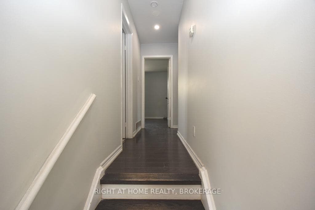140 Rutherford Road Unit Main photo 6
