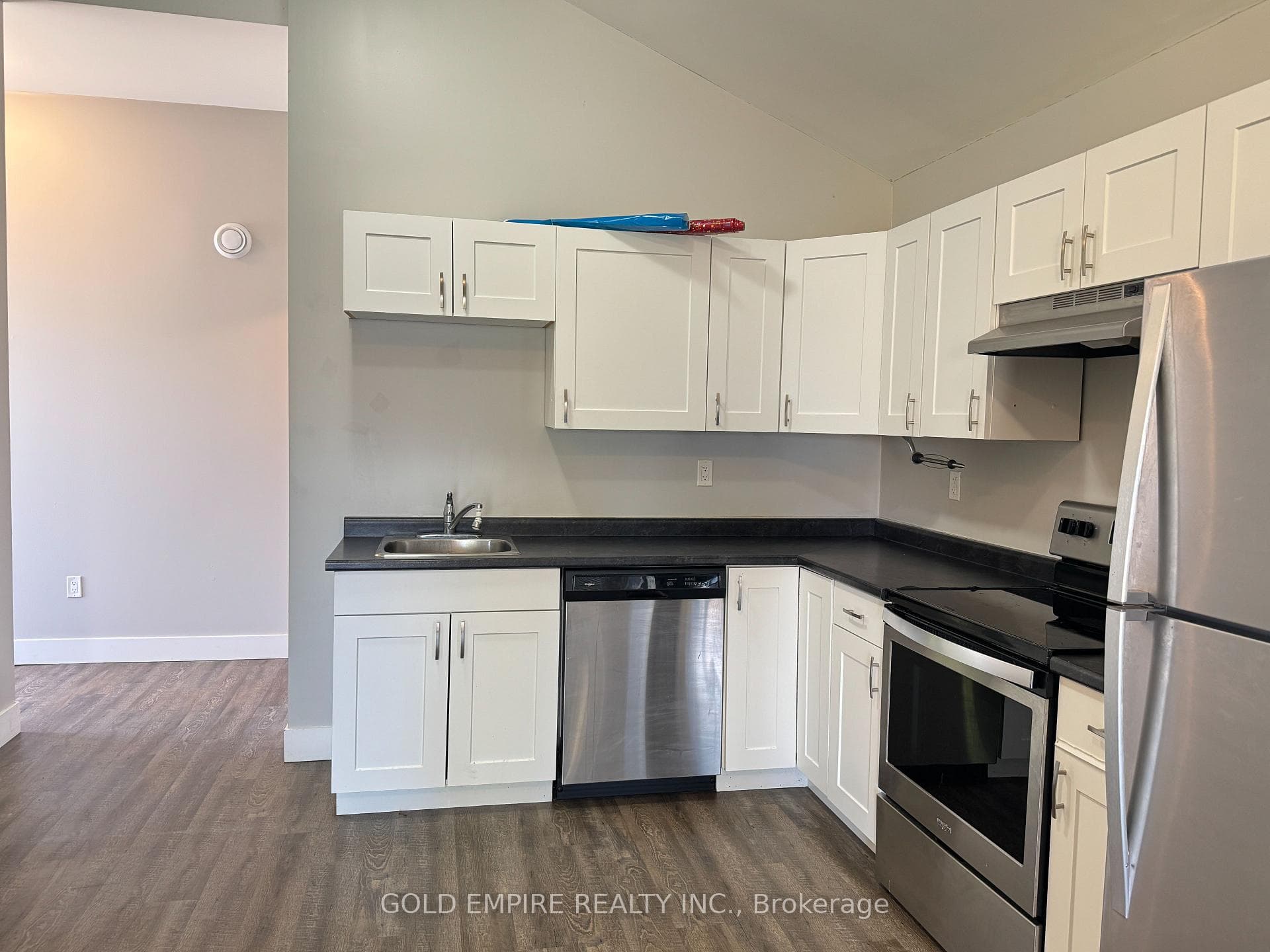 261 Cairn Street photo 13