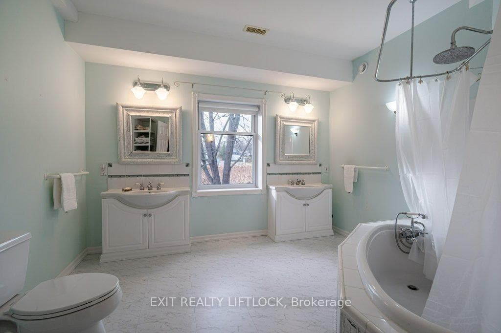 57 King Street photo 32