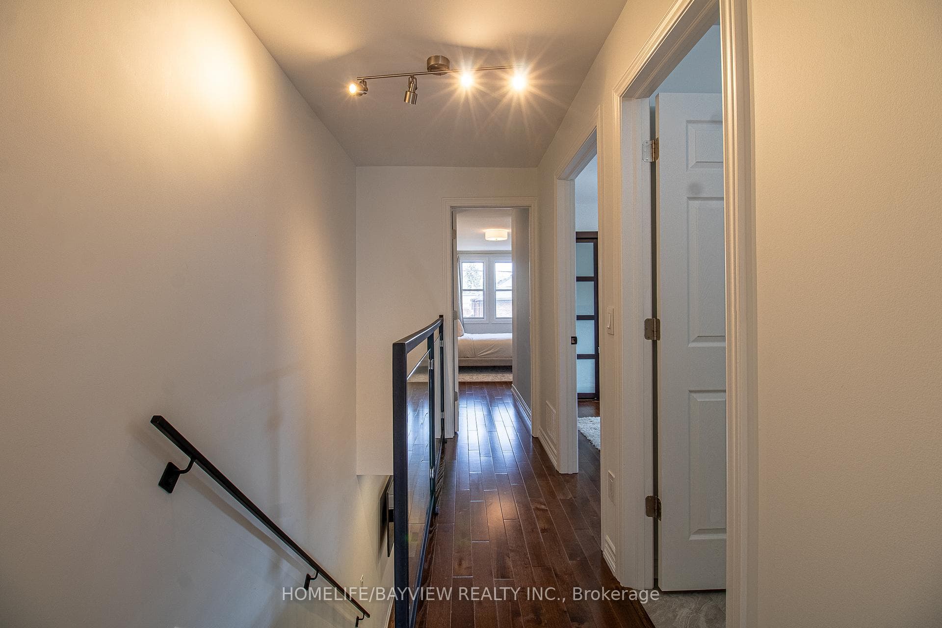 433 Davisville Avenue photo 11