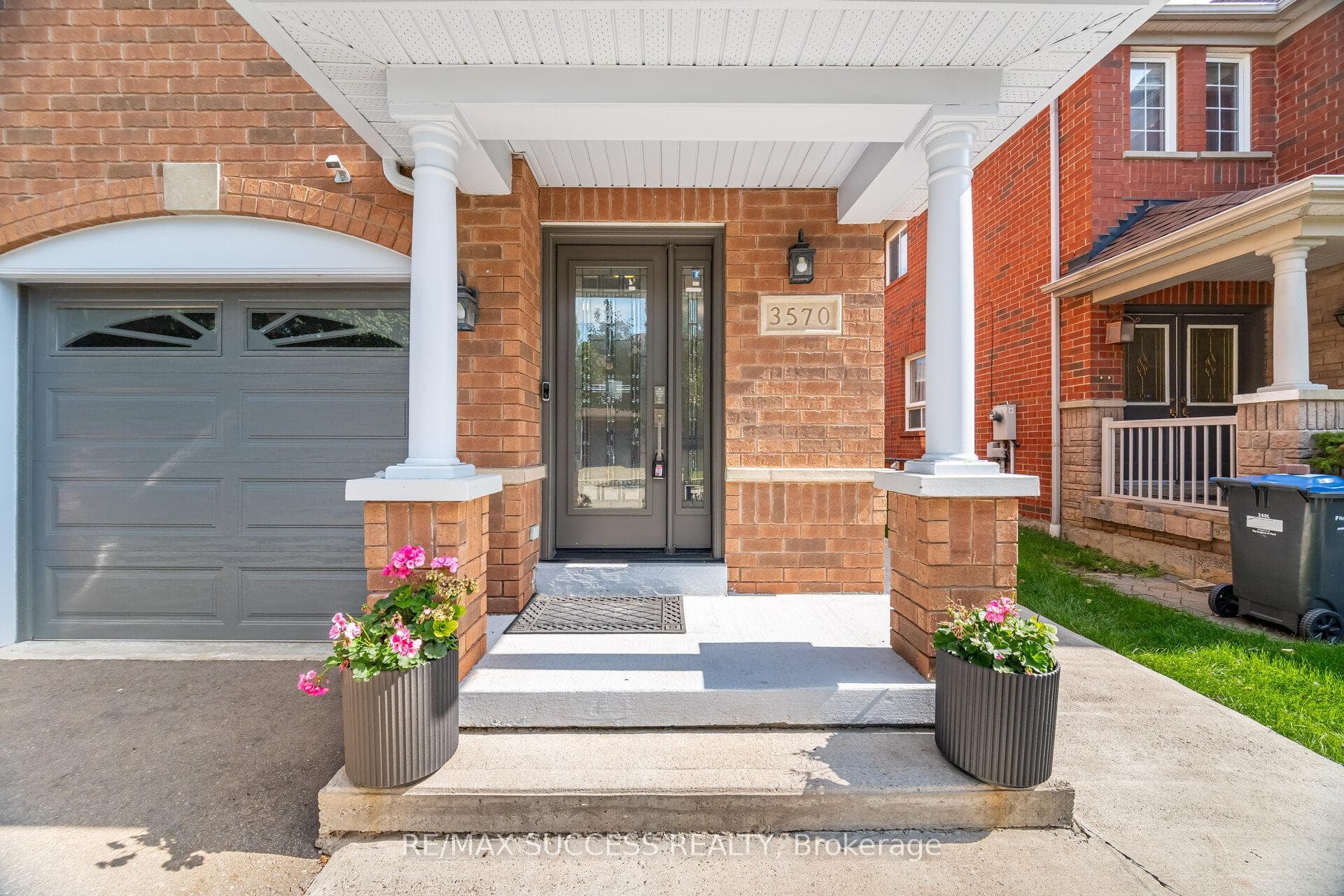 3570 Southwick Street photo 2