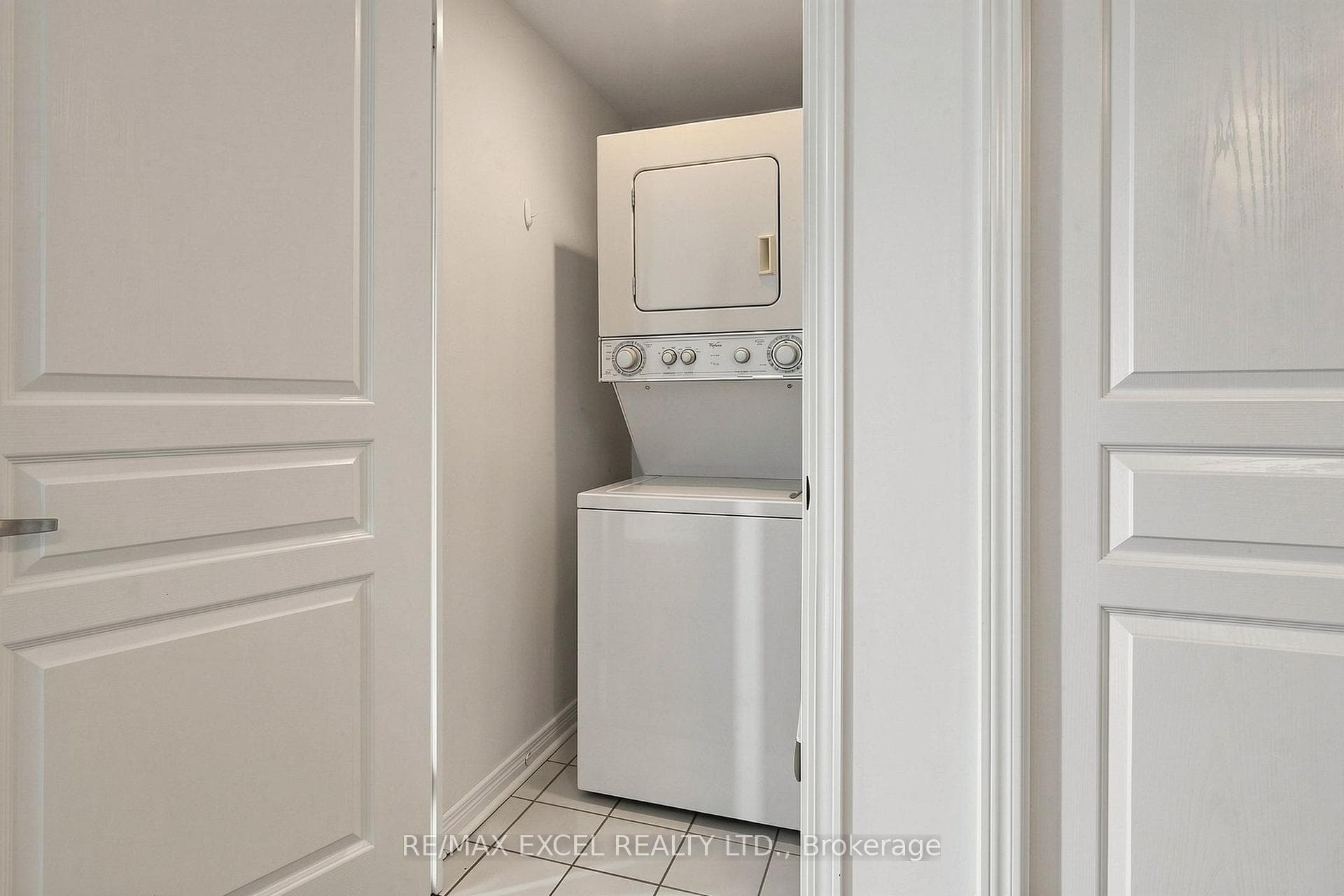 350 Red Maple Road Unit 508 photo 27