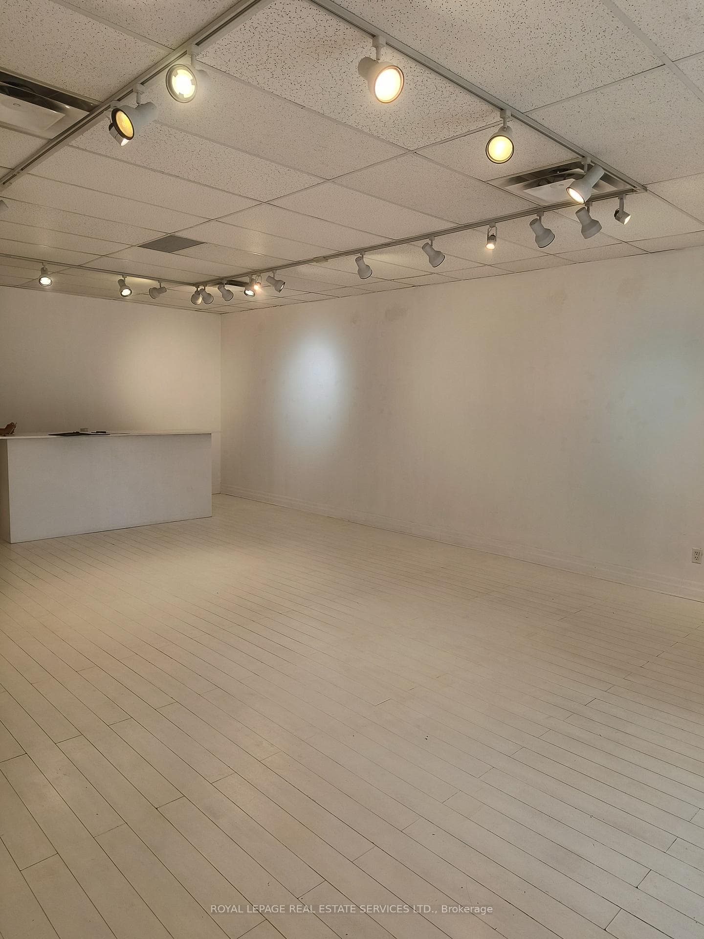 1840 Danforth Avenue photo 4