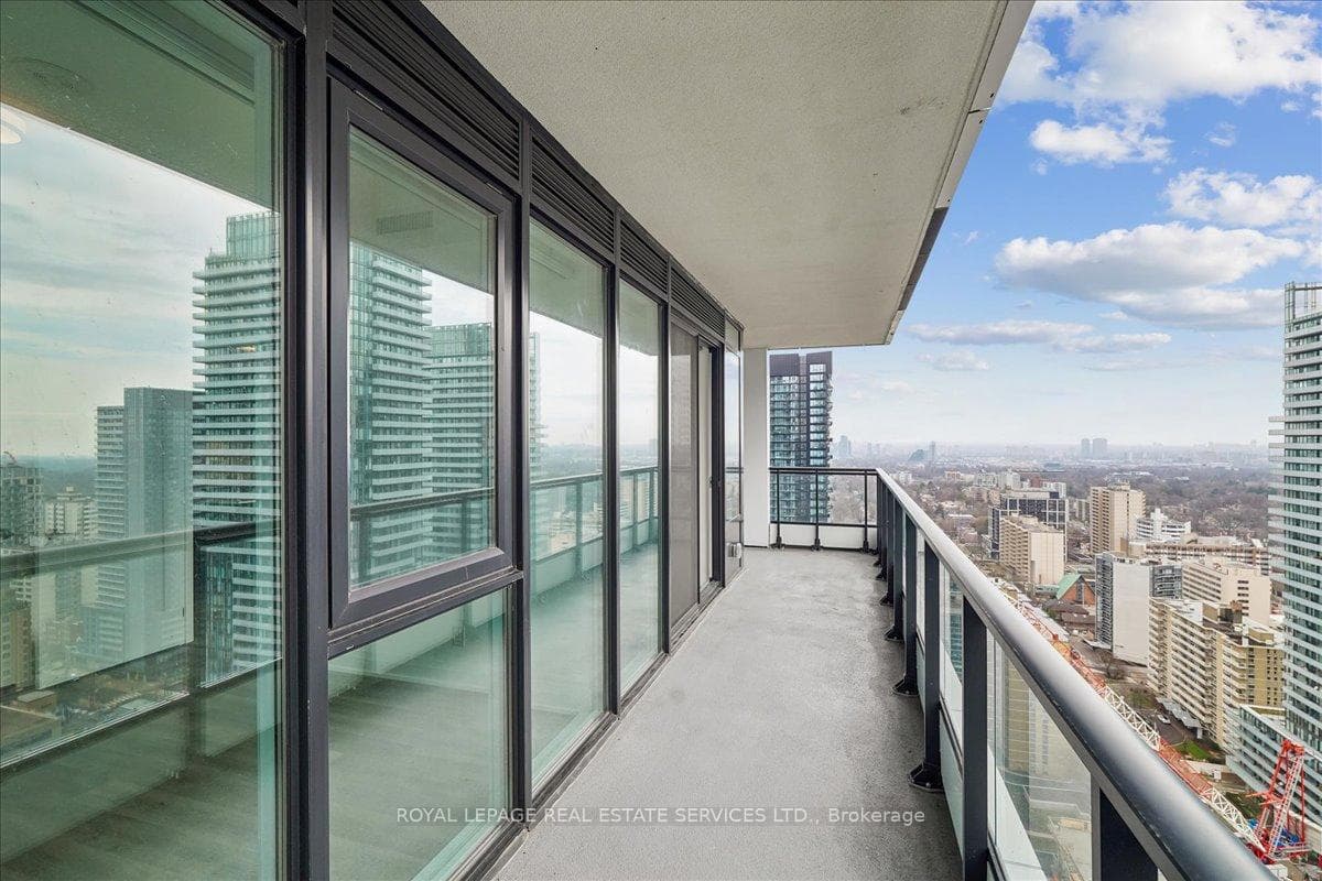 65 Broadway Avenue Unit 2704 photo 15