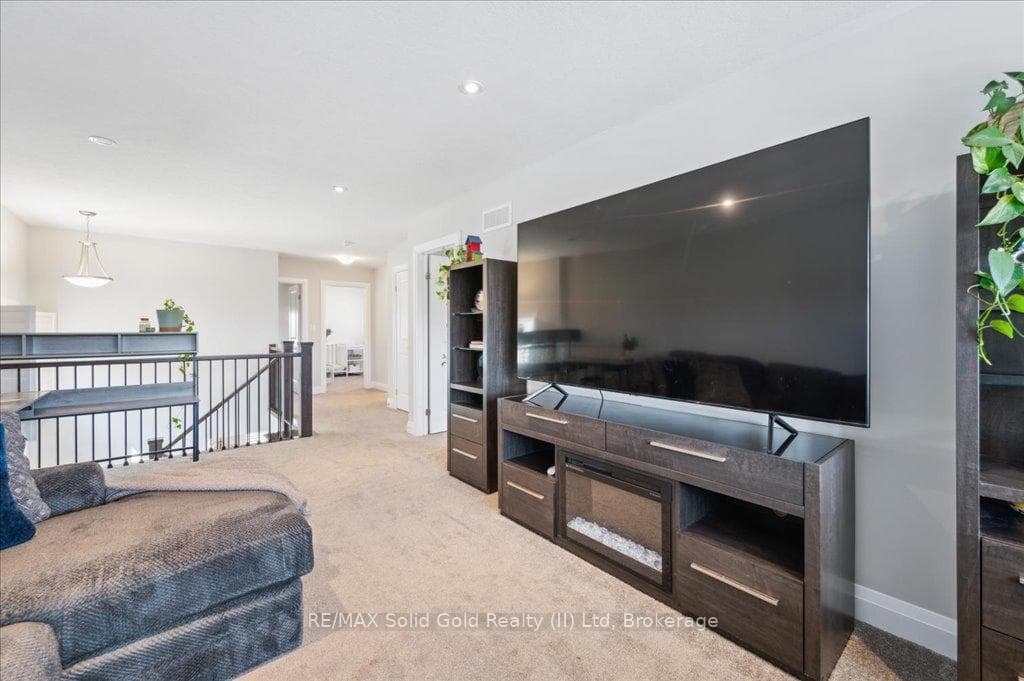 203 Woodbine Avenue photo 27