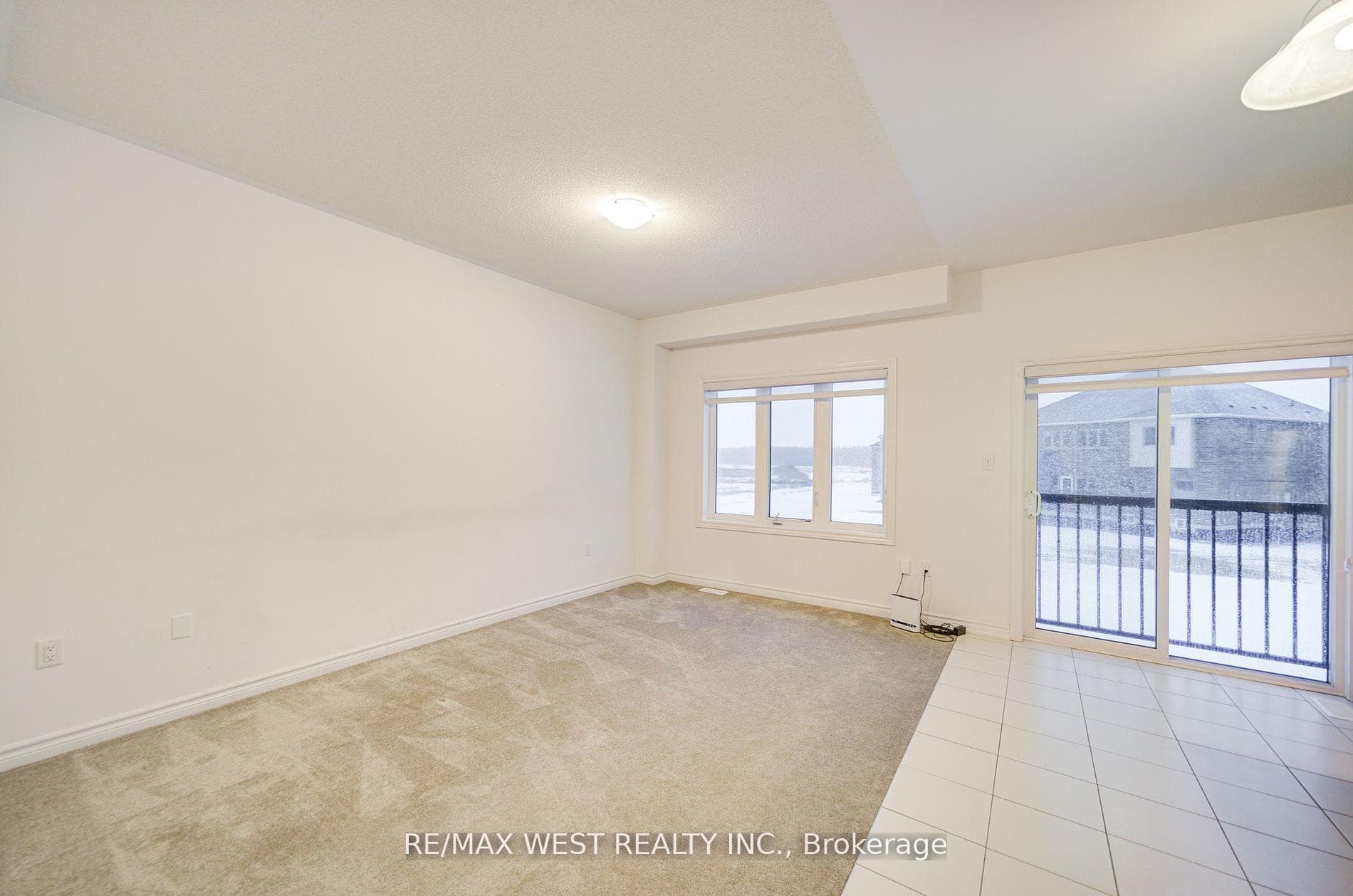319 Ridley Crescent photo 12