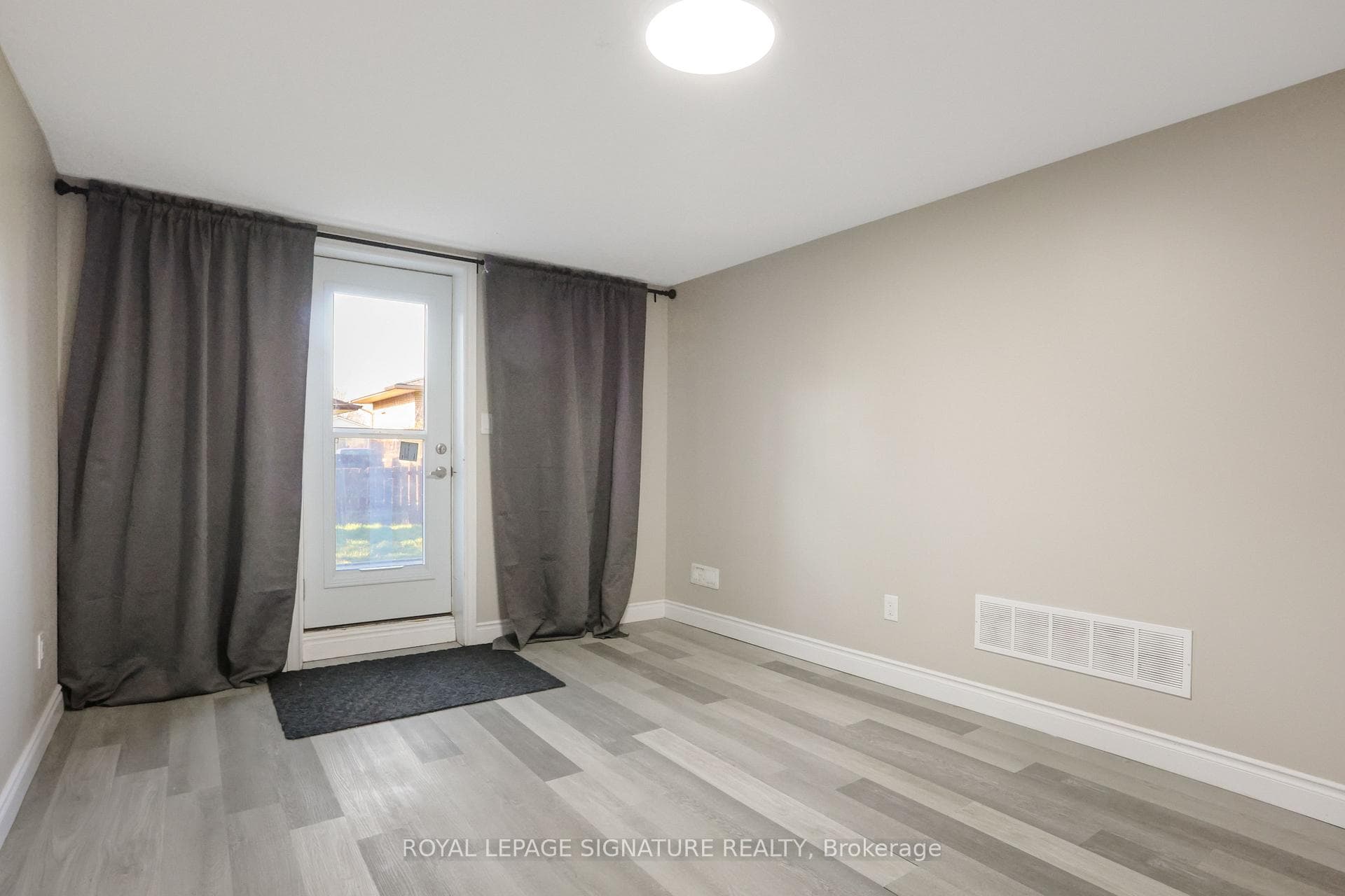1506 Queen's Boulevard Unit Lower photo 25