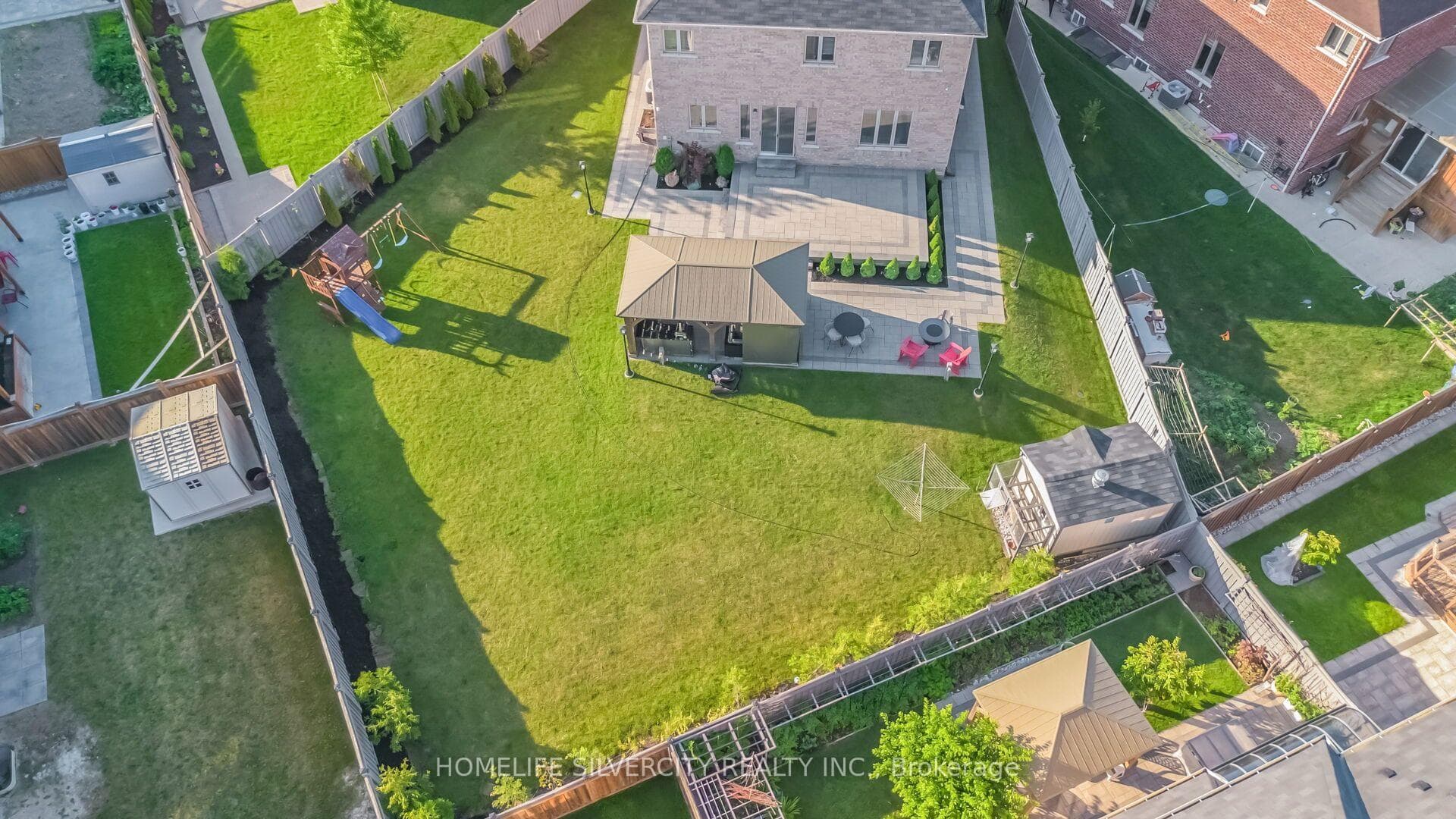 14 Observatory Crescent photo 47