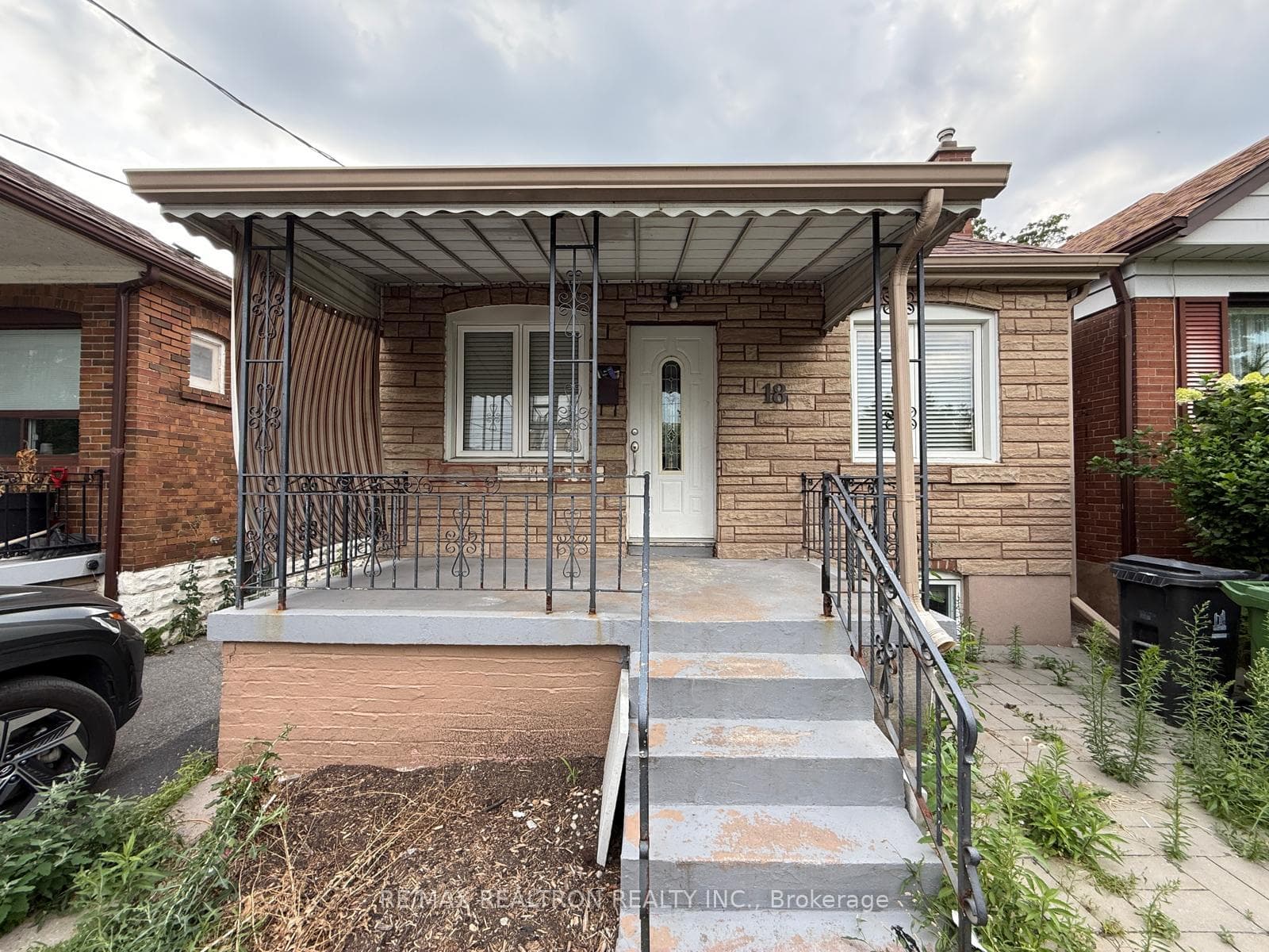 18 Snider Avenue Unit Upper photo 2