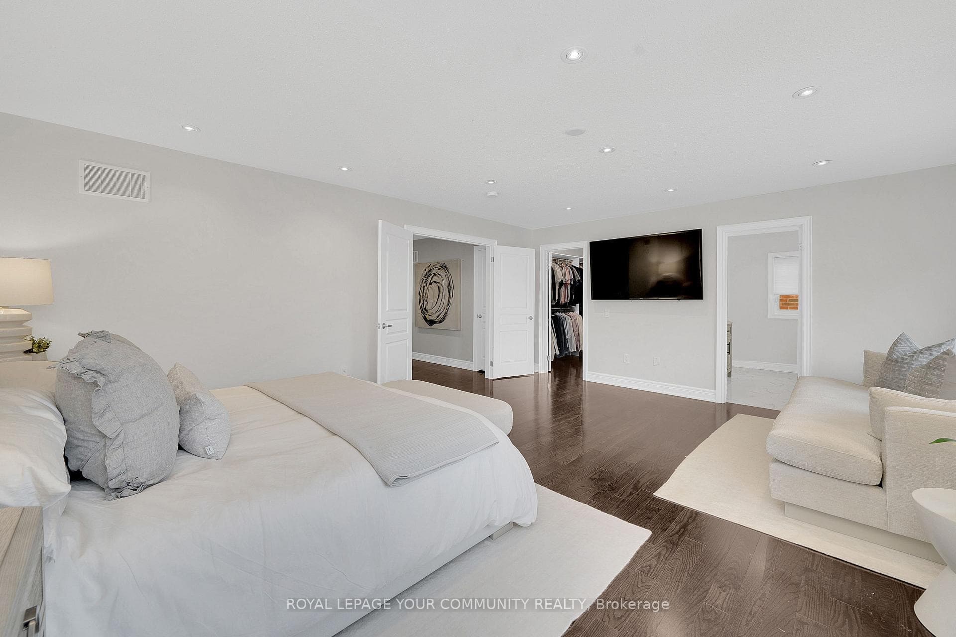 45 Woodgate Pines Drive photo 17