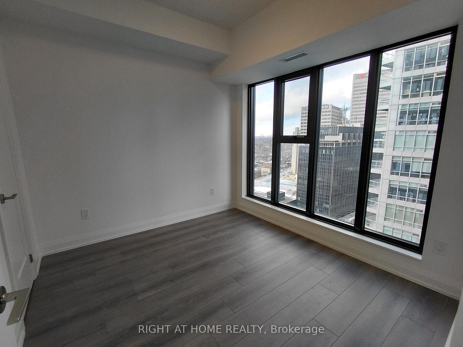 20 Soudan Avenue Unit 2009 photo 12