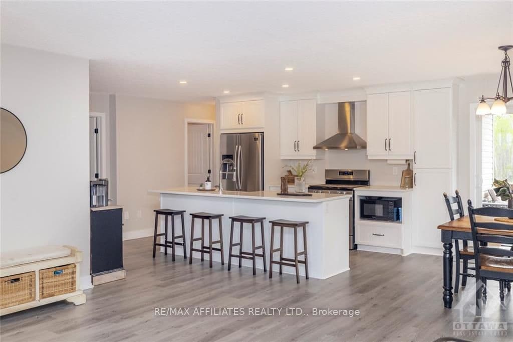 212 HAROLD Street photo 7