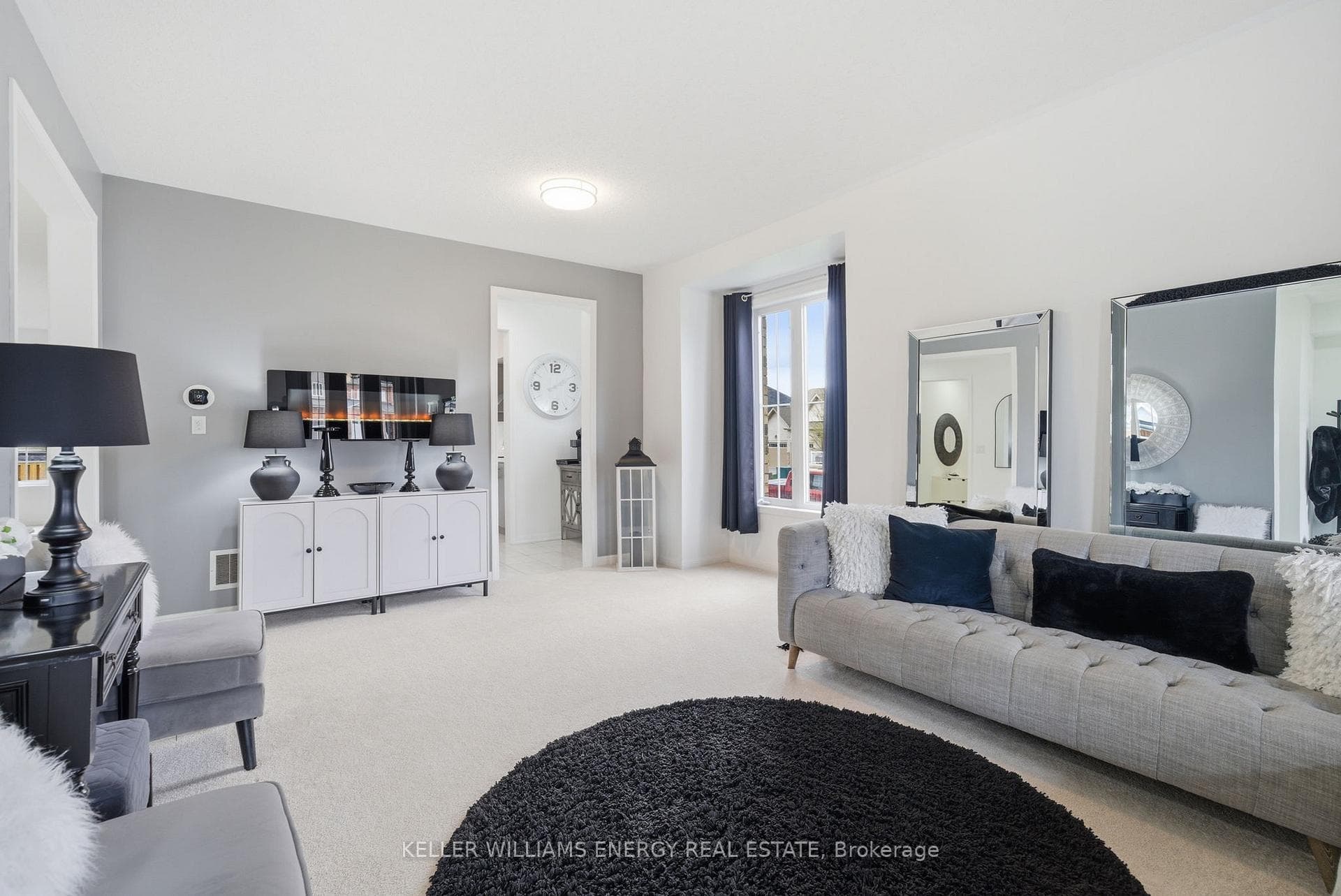 27 Don Hadden Crescent photo 8