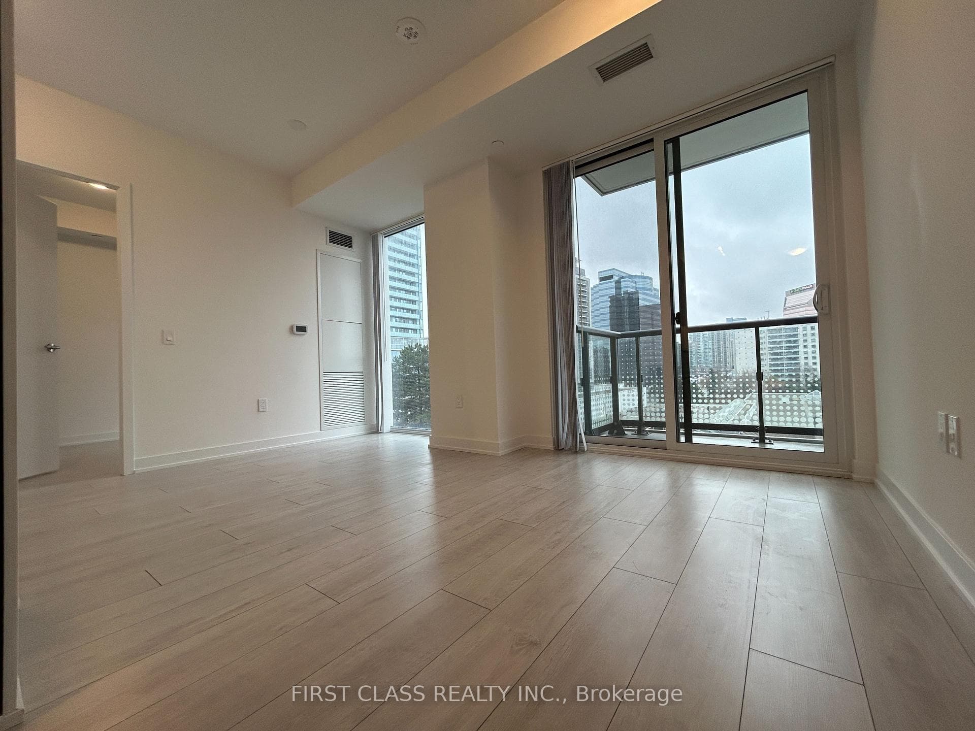5858 Yonge St Street Unit 520 photo 16