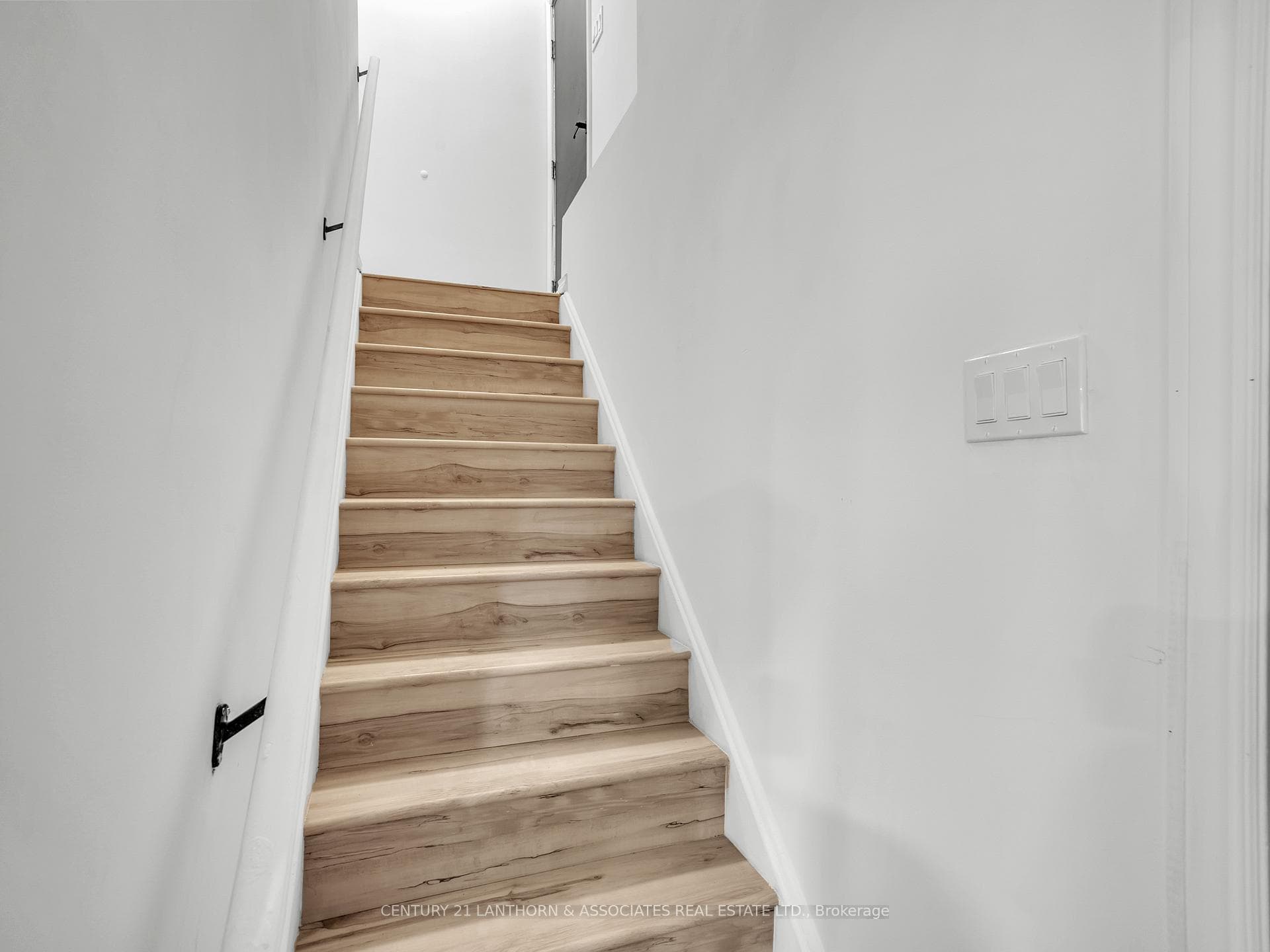 38 Hickory Grove photo 19