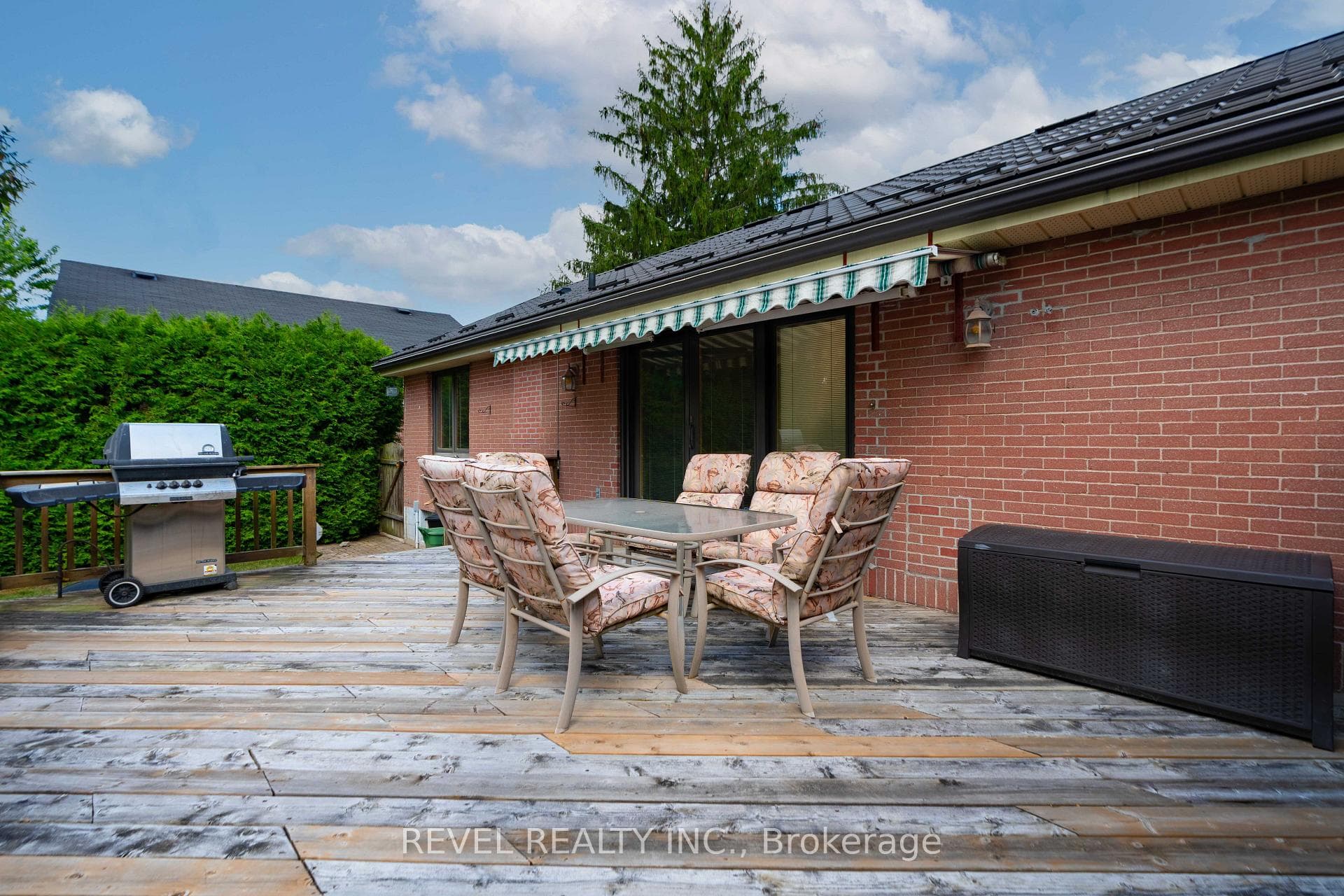 1627 Mardell Street photo 5