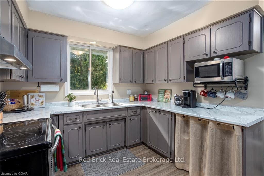 178 CHALMERS Street photo 5