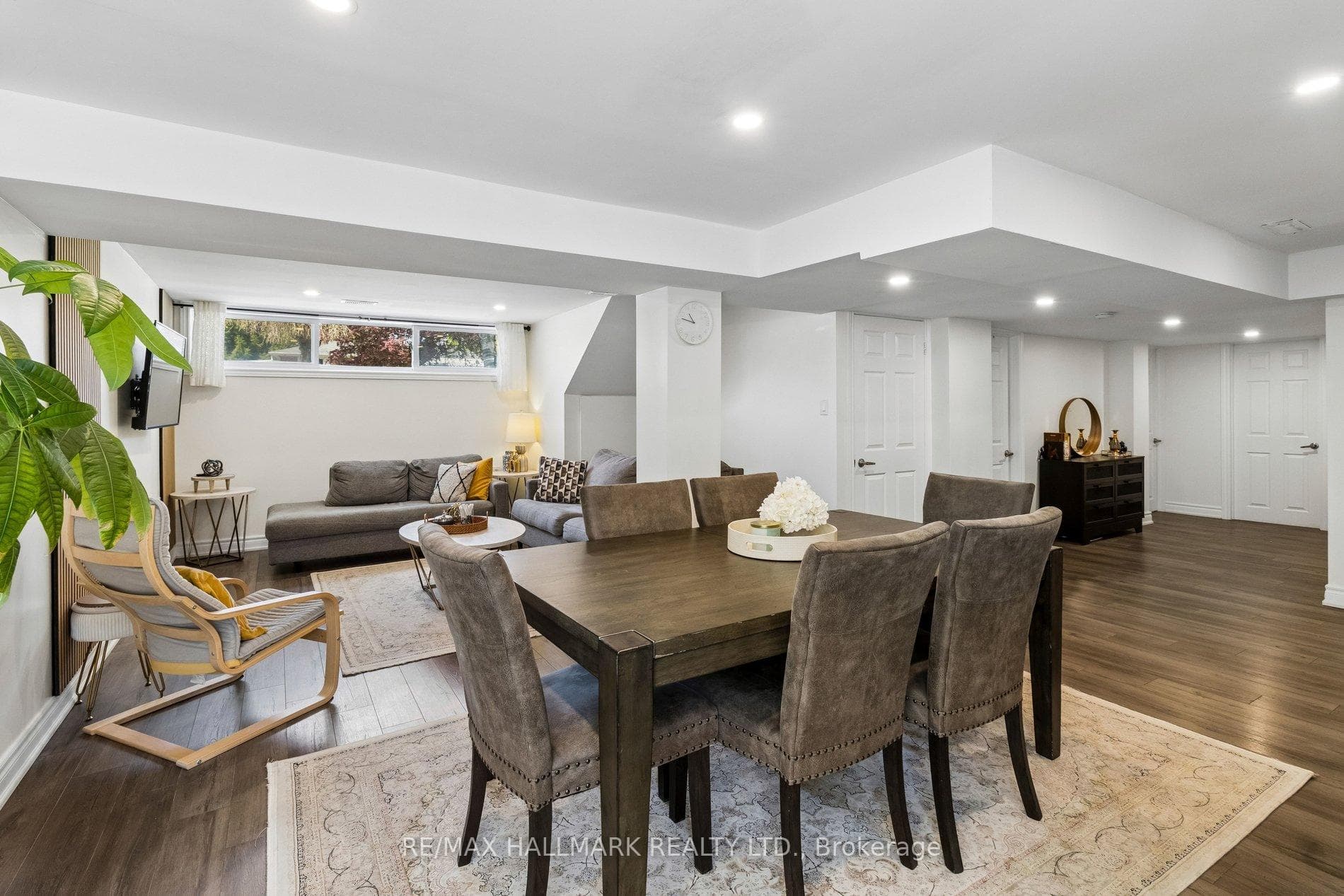 Lower Apartment-Dining Area