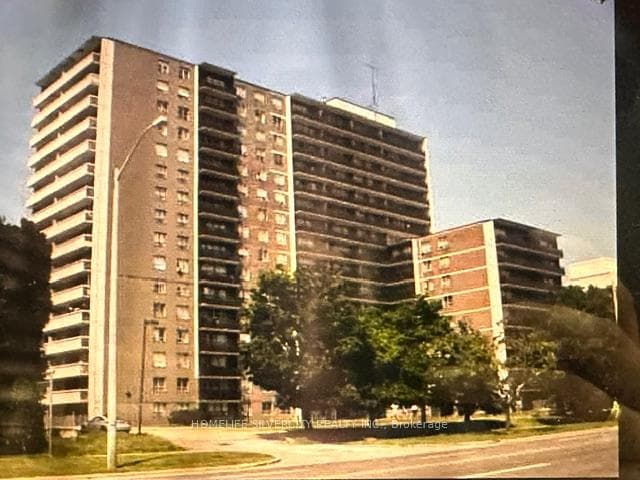 180 Markham Road Unit 307 photo 1