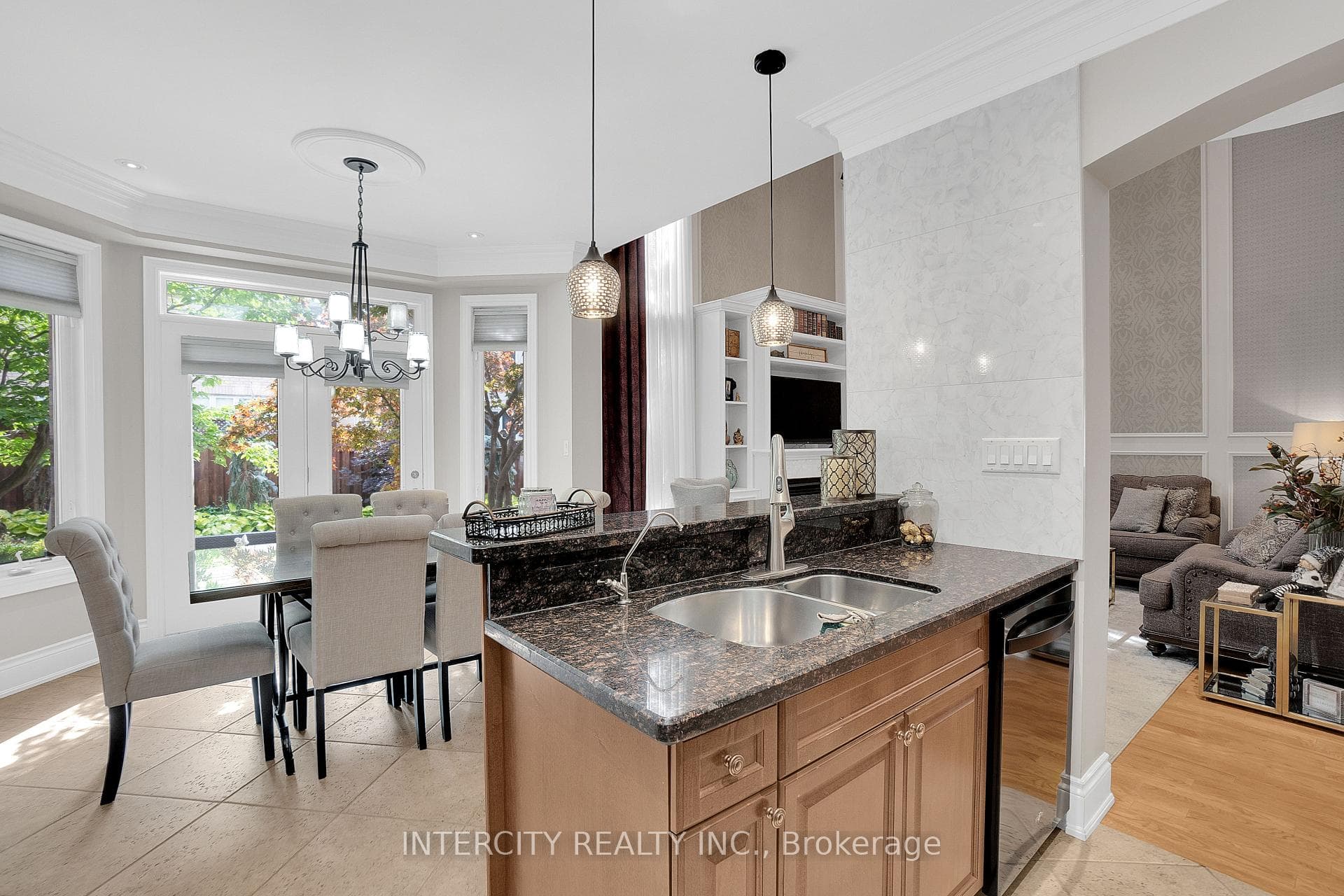 11 Queensberry Crescent photo 13