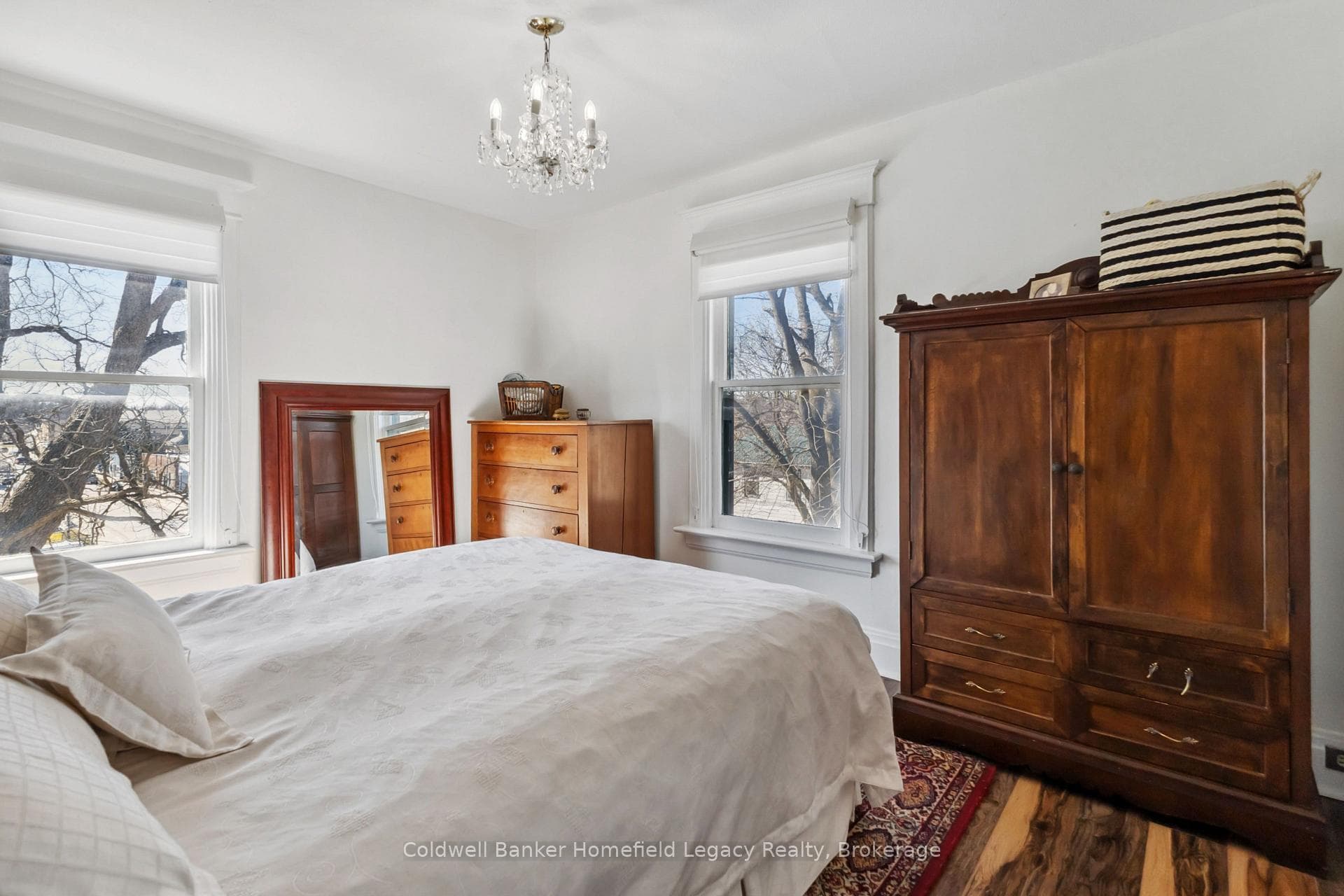81 Wellington Street photo 25