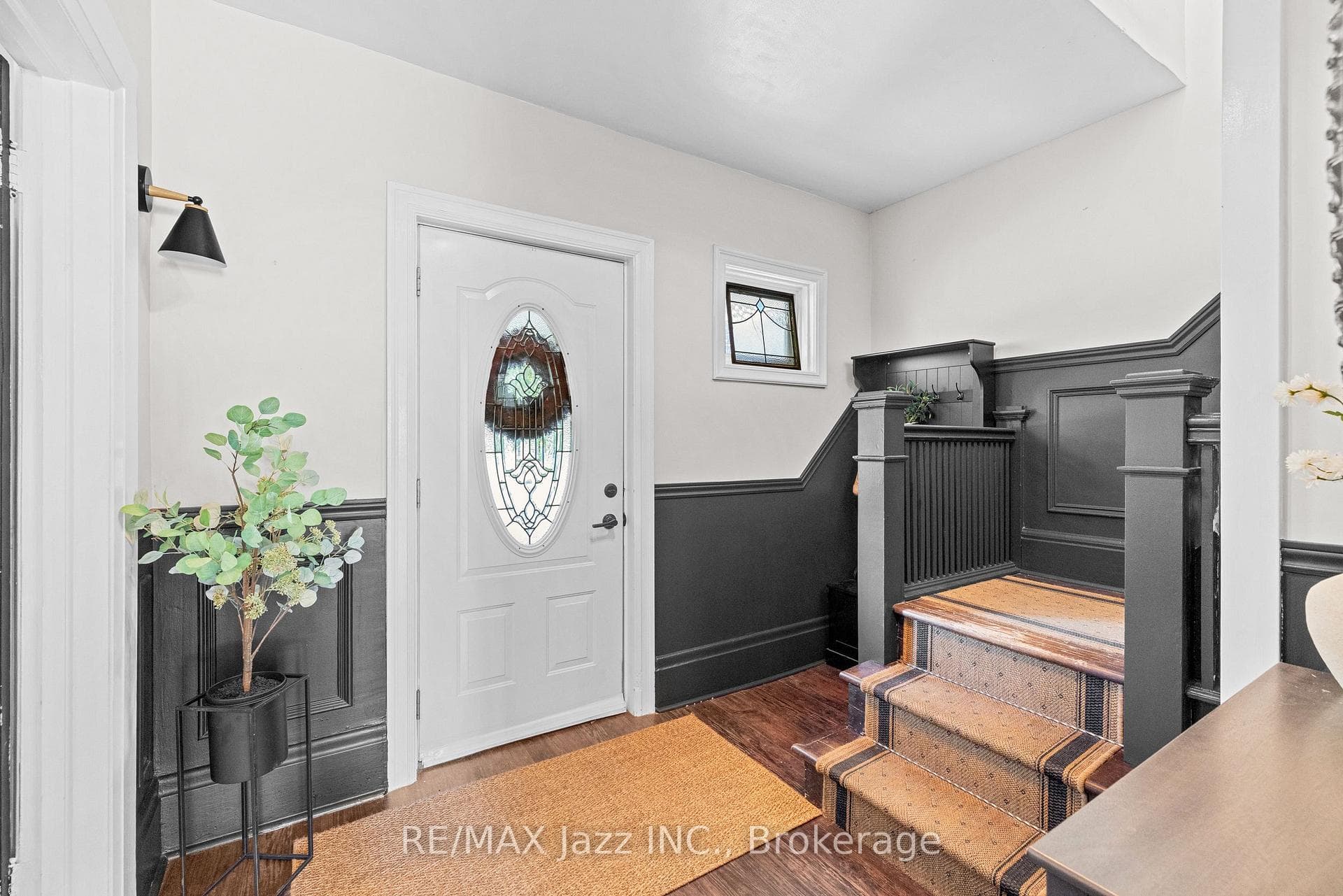 477 Masson Street photo 10