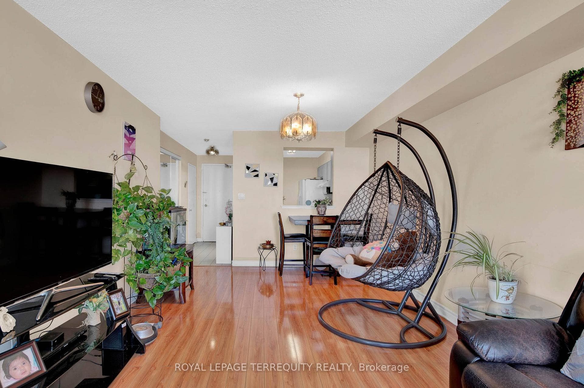 400 Mclevin Avenue Unit 1906 photo 8