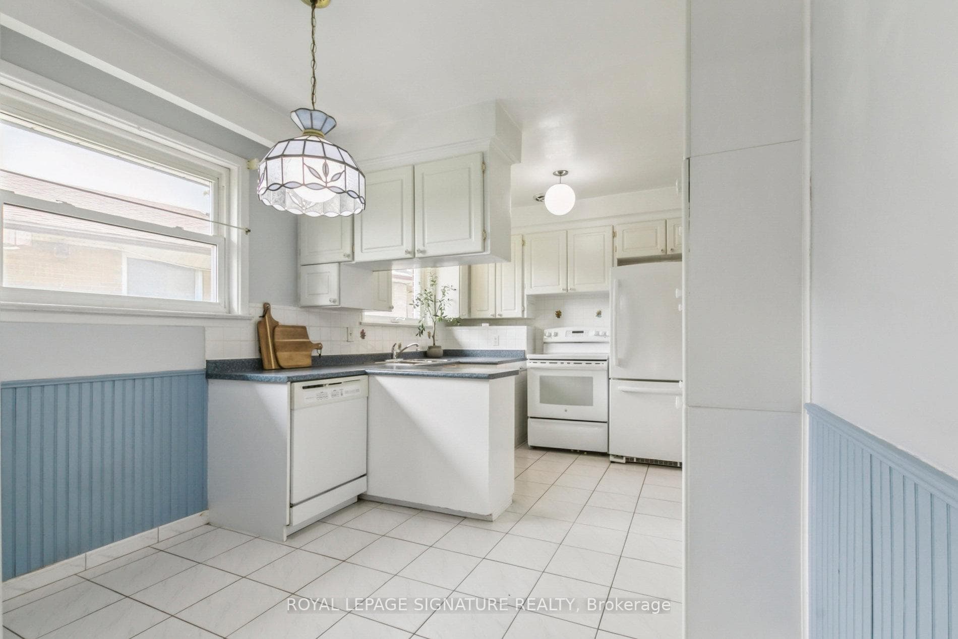 54 Neapolitan Drive photo 28
