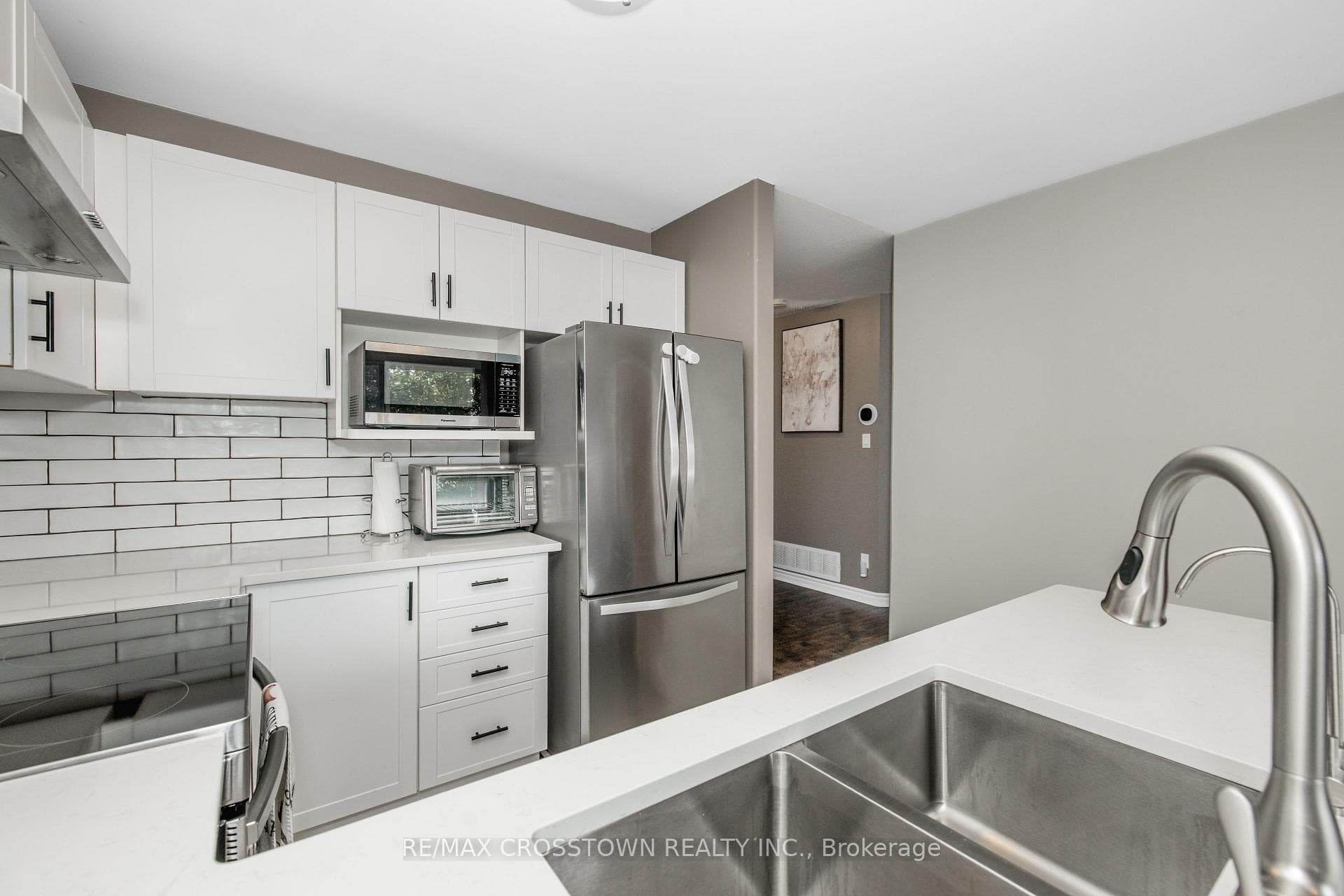11 Revelstoke Court photo 16