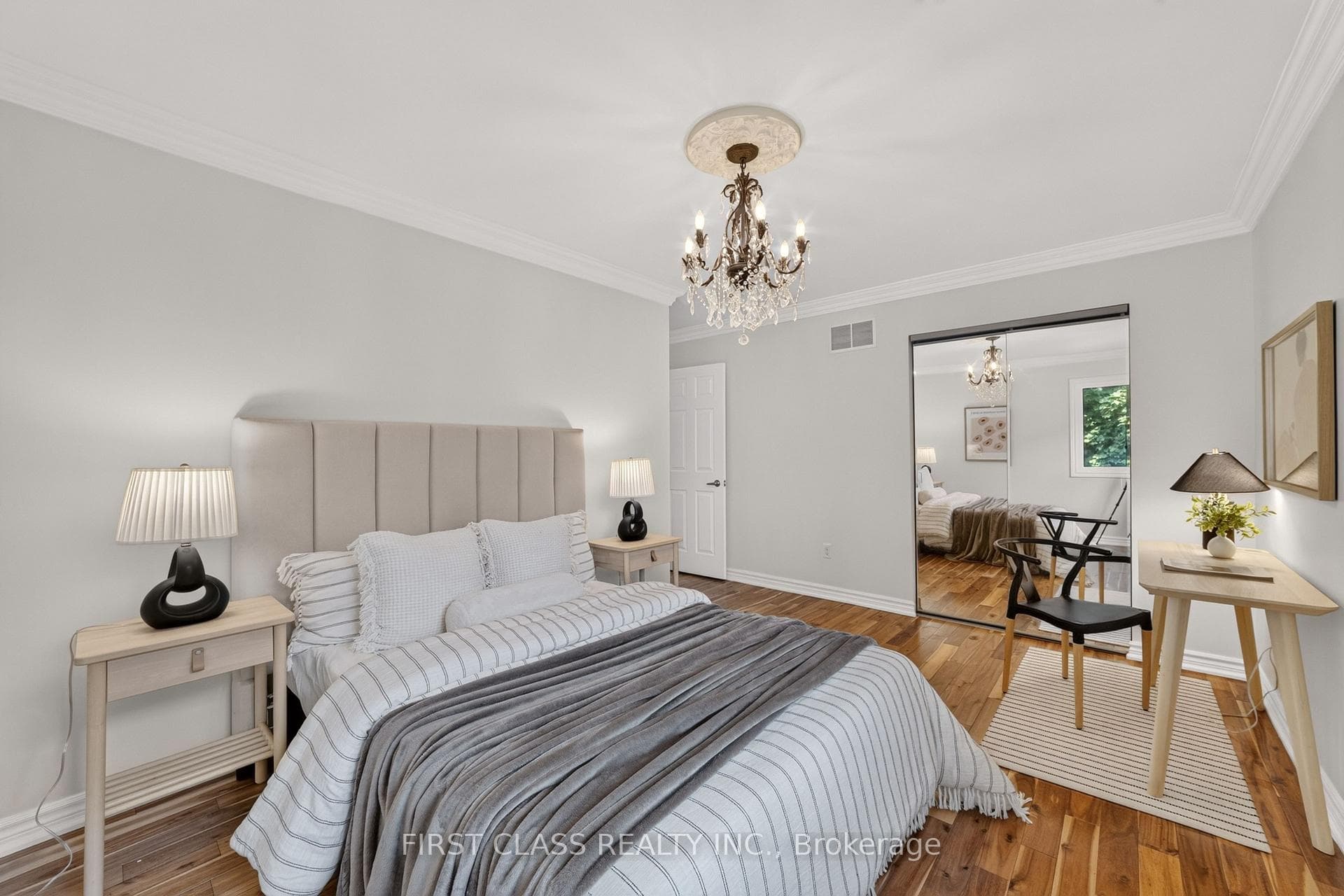 19 Tomlinson Circle photo 28