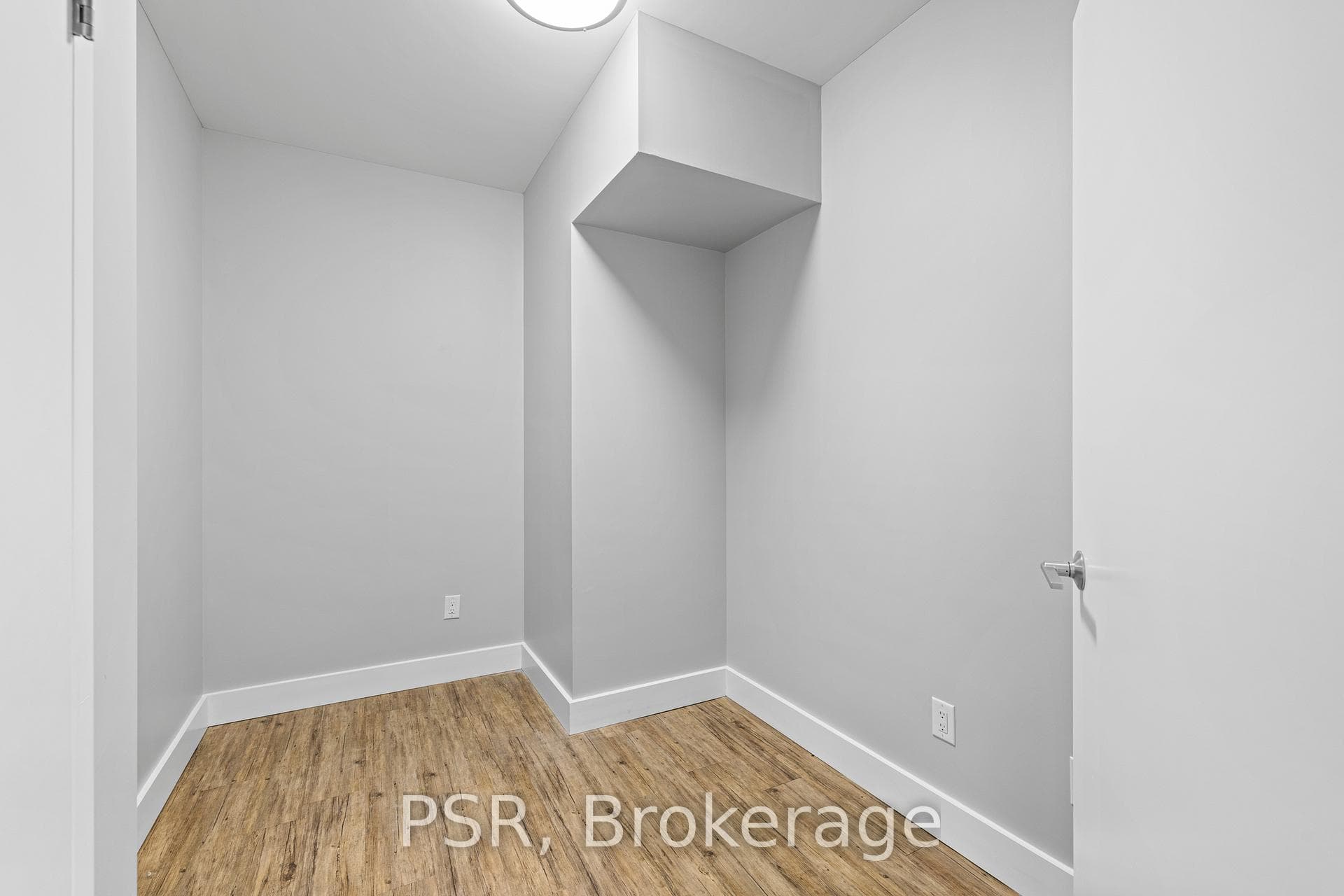 2870 Dundas Street Unit 212 photo 14