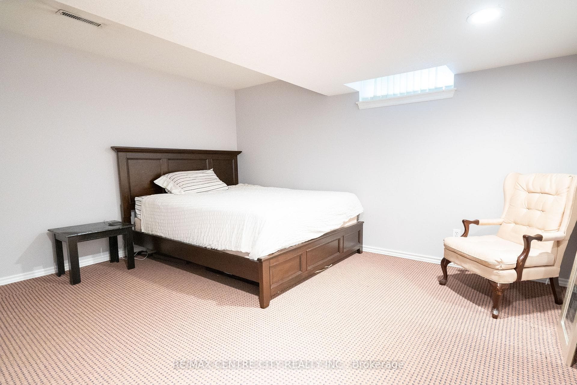 25 Willow Crescent photo 39