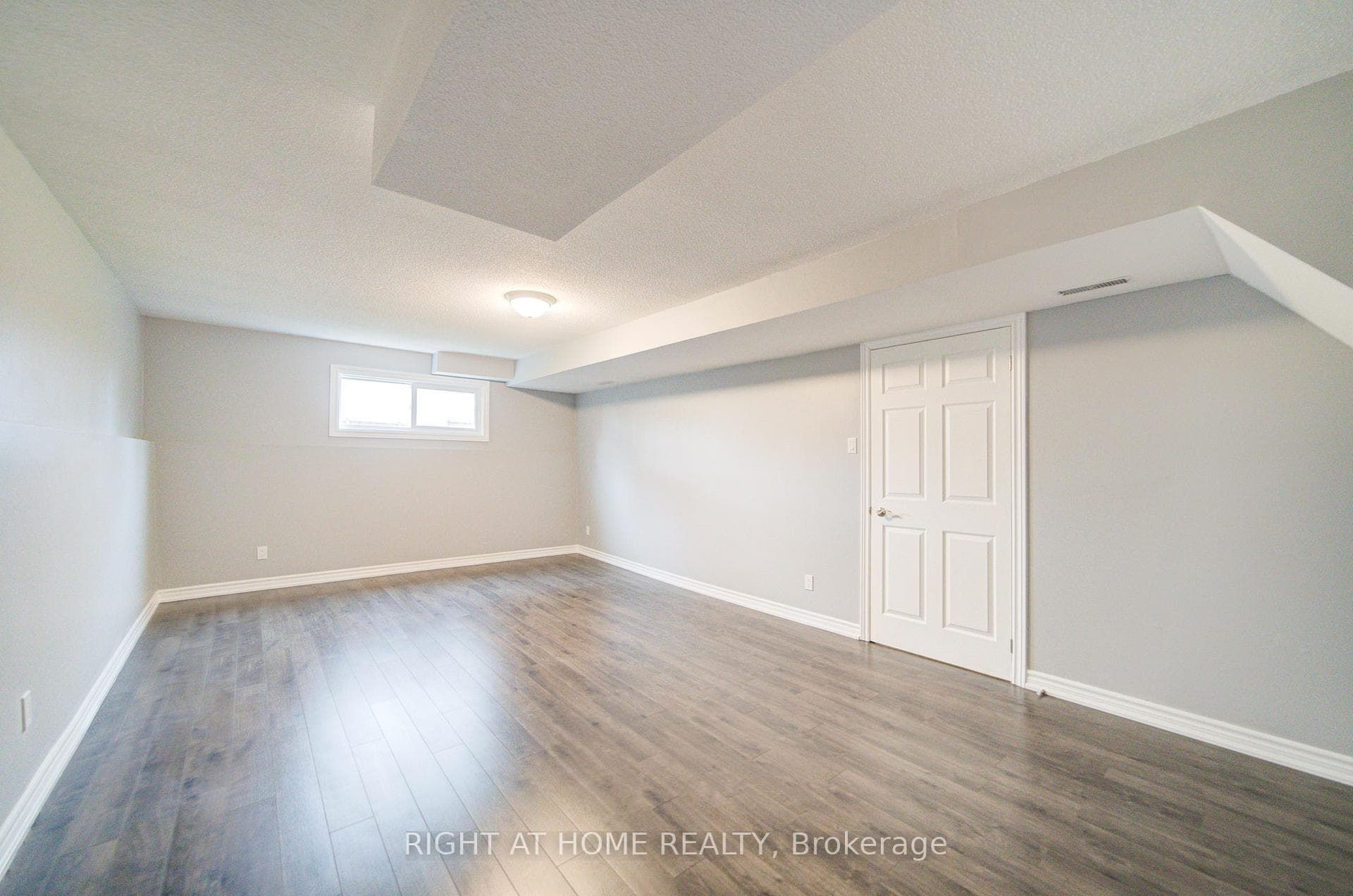 52 Rosenfeld Drive photo 29