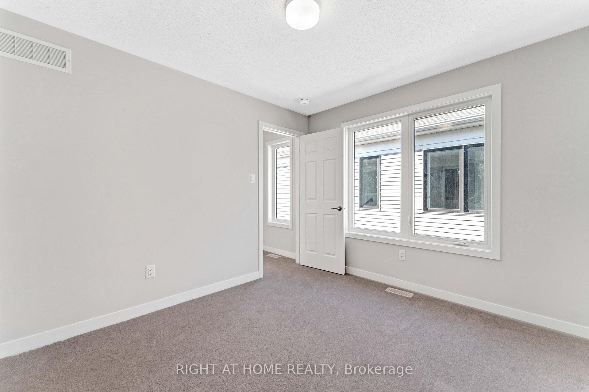 705 QUILTER Row photo 14