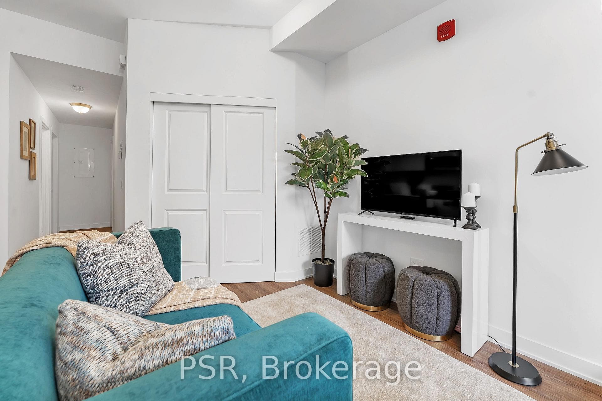 41 Danforth Road Unit 212 photo 1