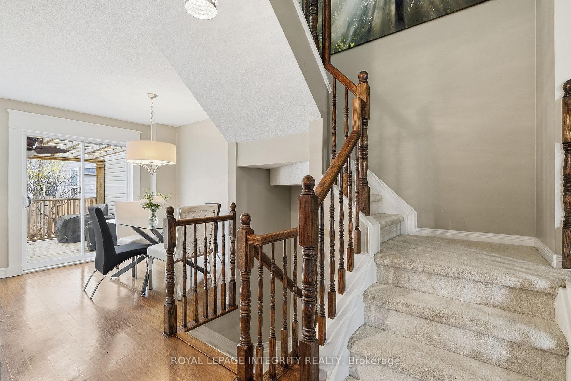 1073 Brasseur Crescent photo 9