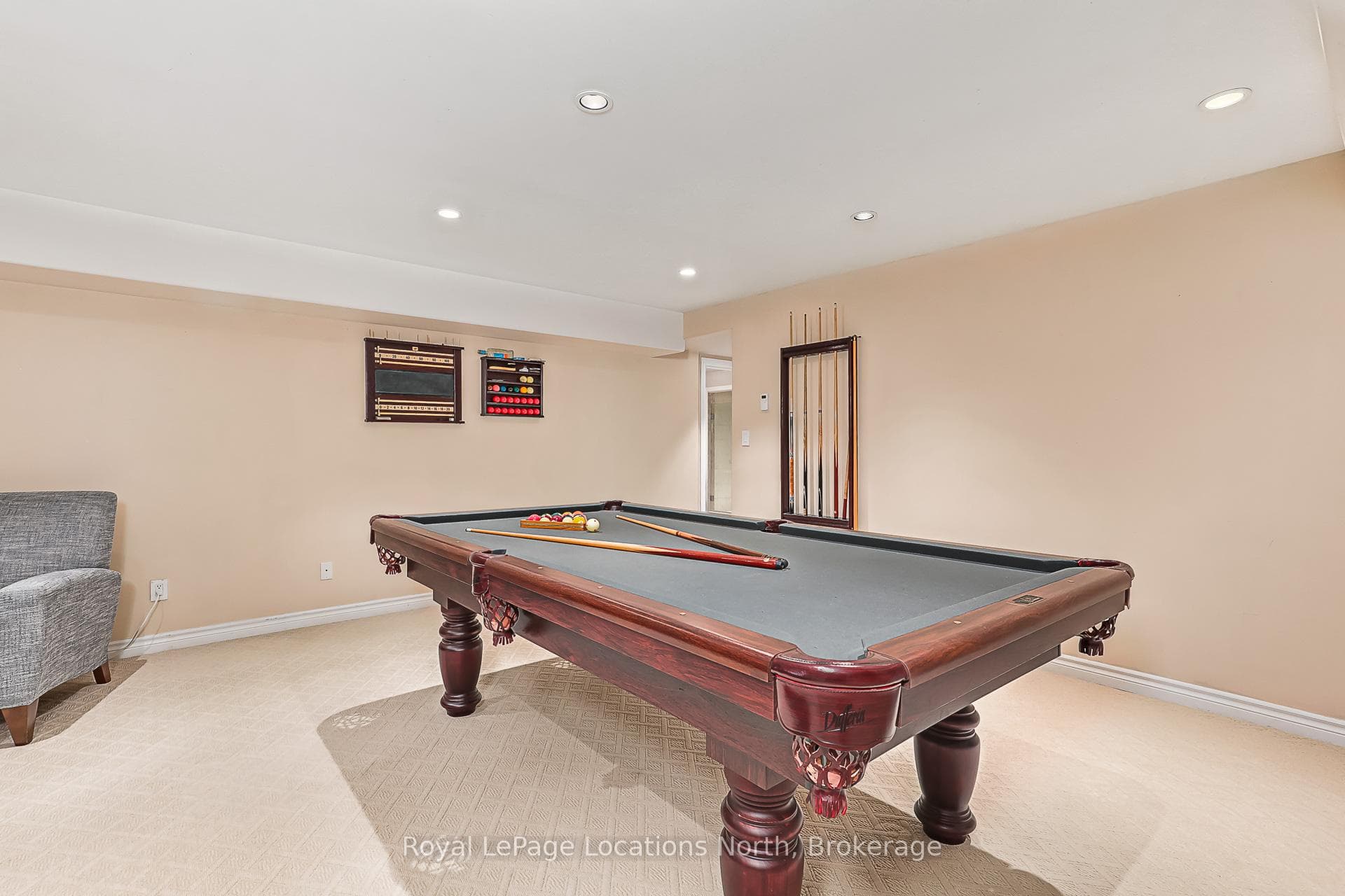 44 Blackburn Avenue photo 27