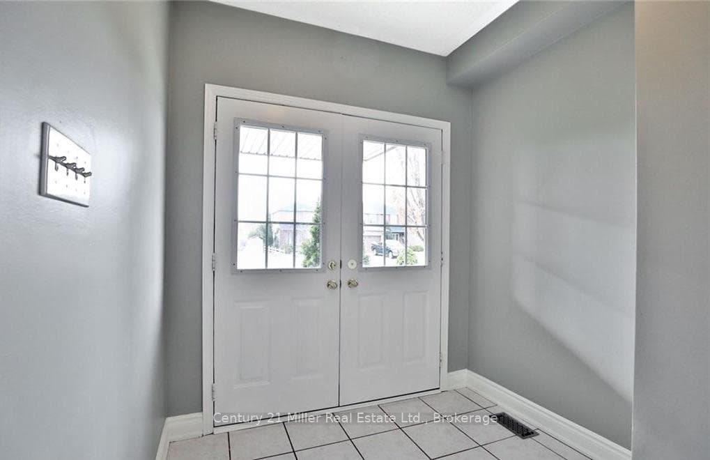 445 Fothergill Boulevard photo 2