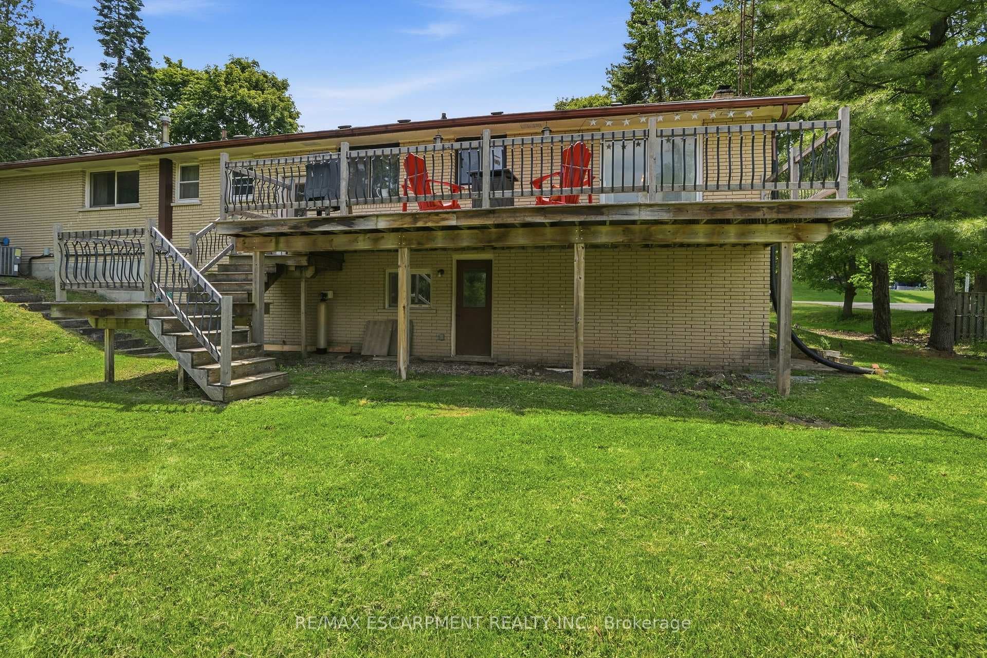 318 Freelton Road photo 38