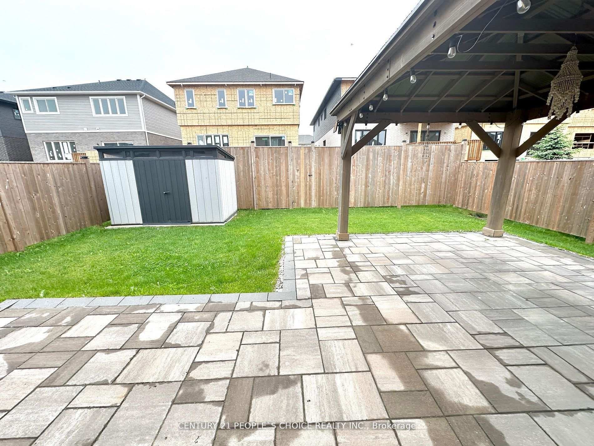 34 Swan Avenue photo 39