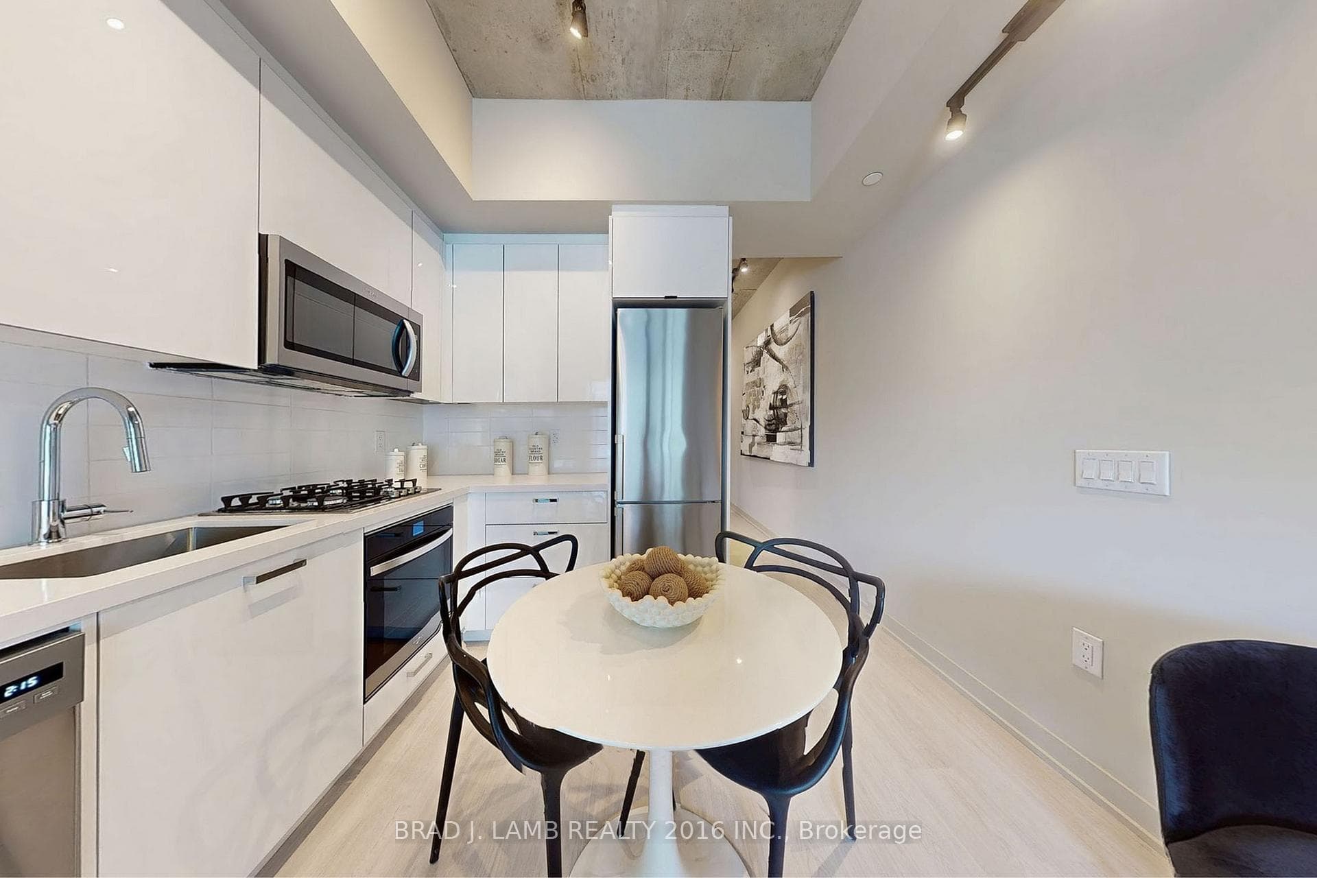 195 McCaul Street Unit 710 photo 15