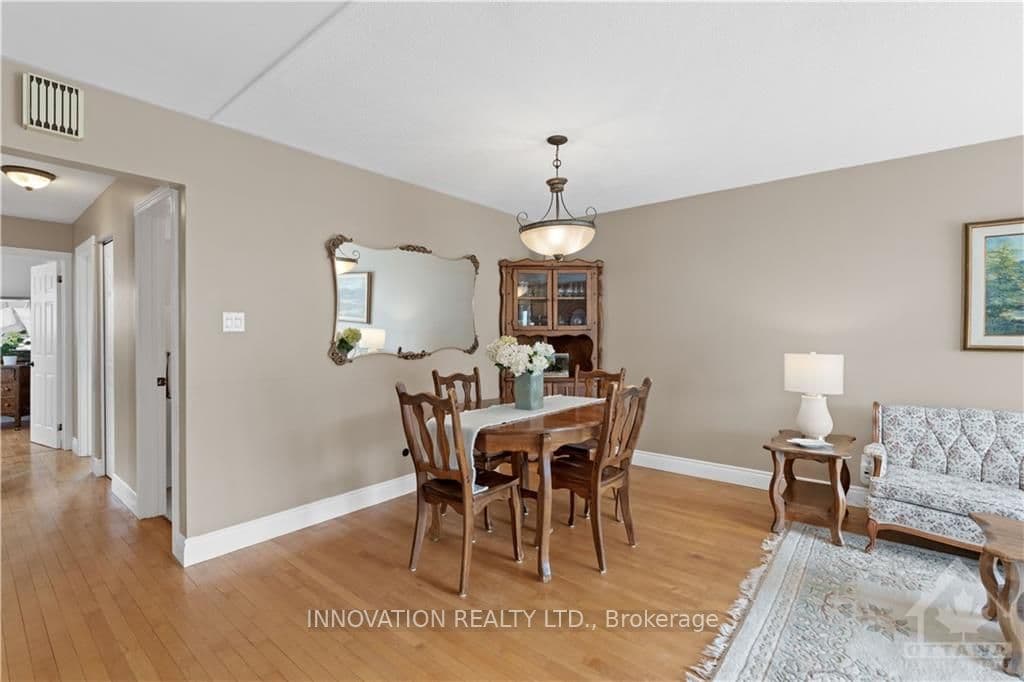 2216 BICKERTON Avenue photo 12