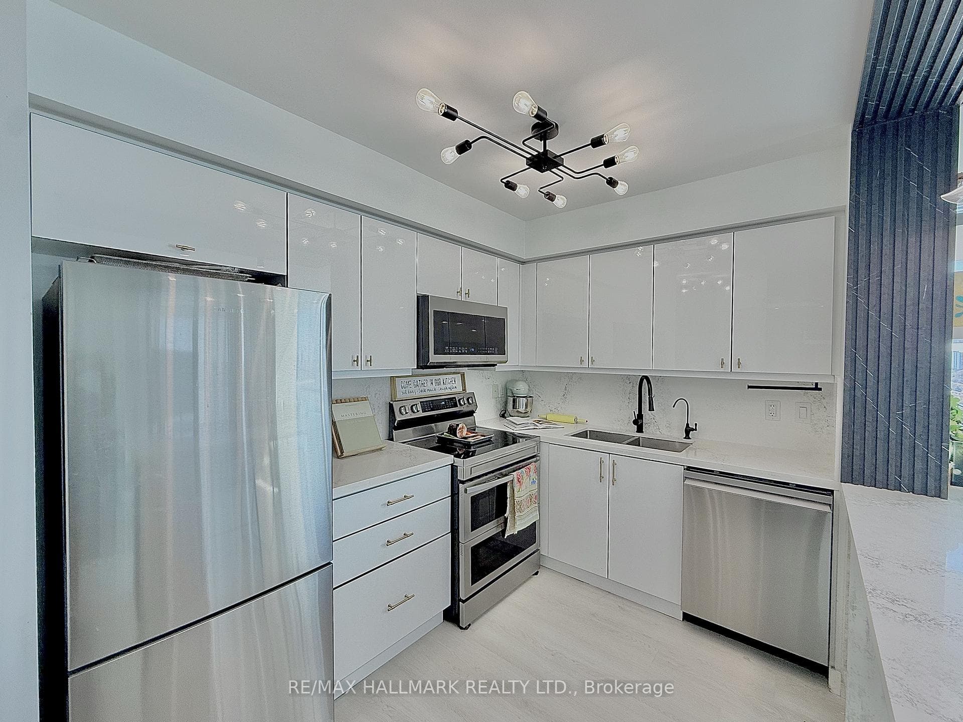 5740 Yonge Street Unit 1904 photo 13